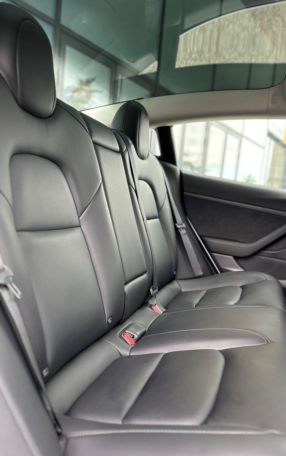 TESLA Model 3-image-8