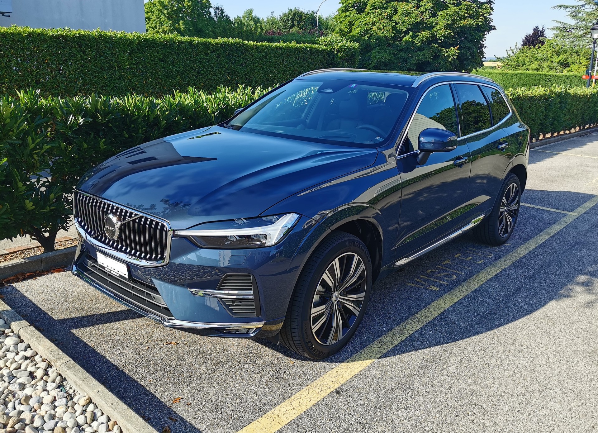 VOLVO XC60 B4 Diesel Mild Hybrid AWD Ultimate Bright Geartronic-image-0