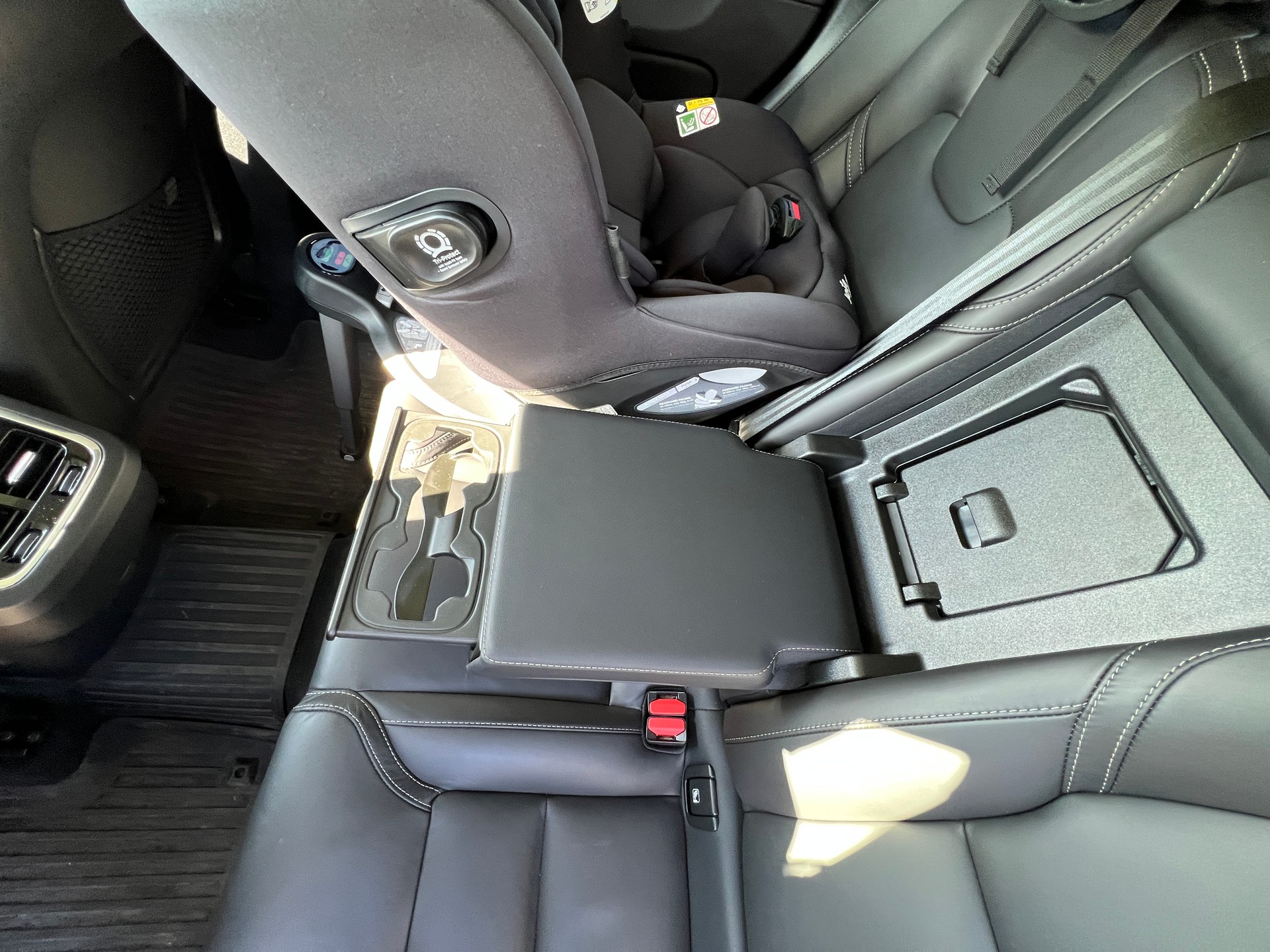 VOLVO XC60 B4 Diesel Mild Hybrid AWD Ultimate Bright Geartronic-image-9