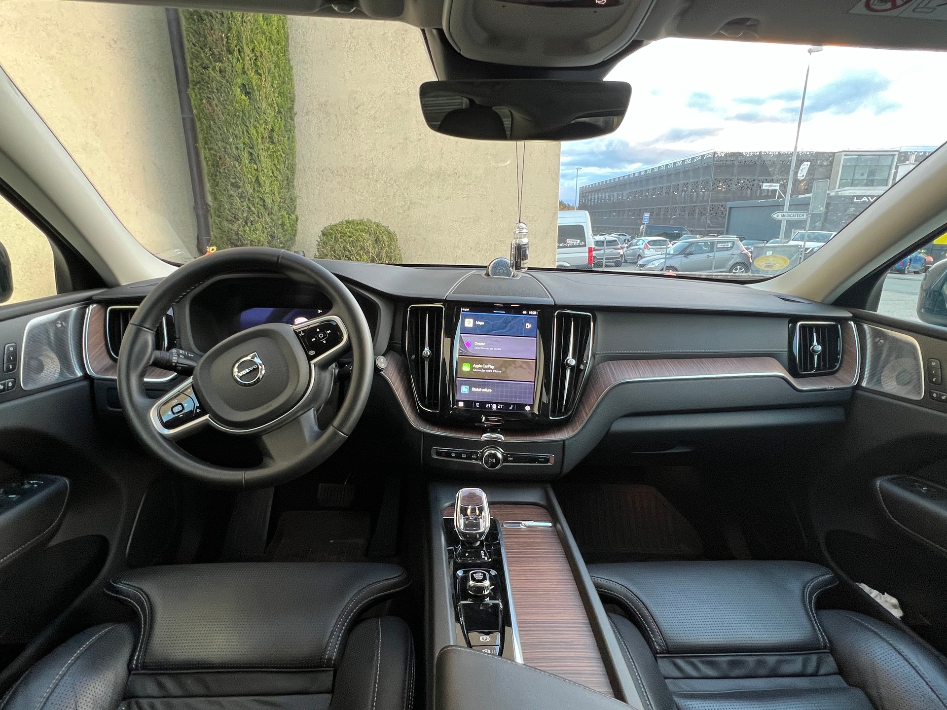 VOLVO XC60 B4 Diesel Mild Hybrid AWD Ultimate Bright Geartronic-image-5