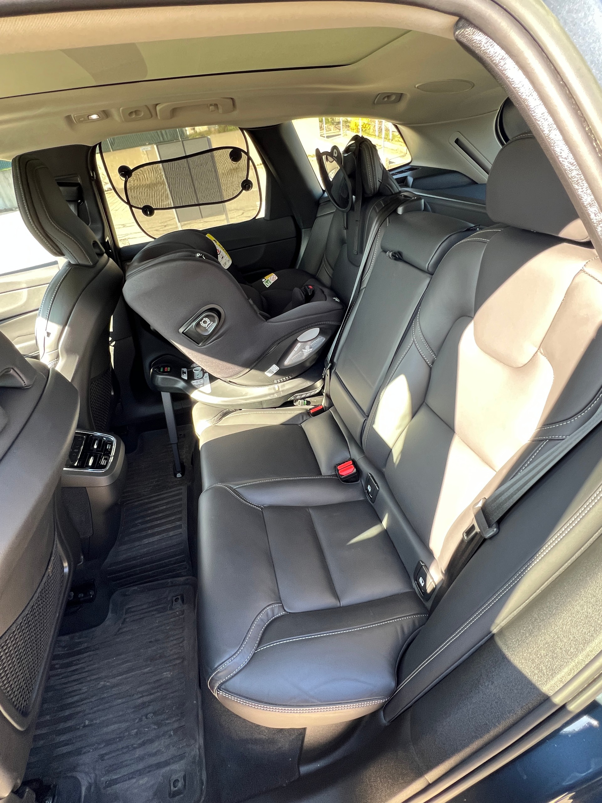 VOLVO XC60 B4 Diesel Mild Hybrid AWD Ultimate Bright Geartronic-image-8