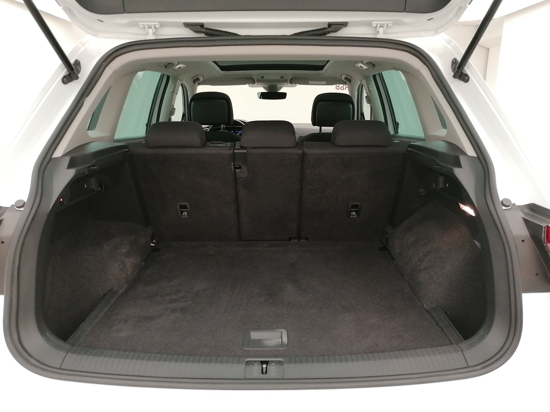 VW Tiguan 2.0 TDi Highline 4M-image-11