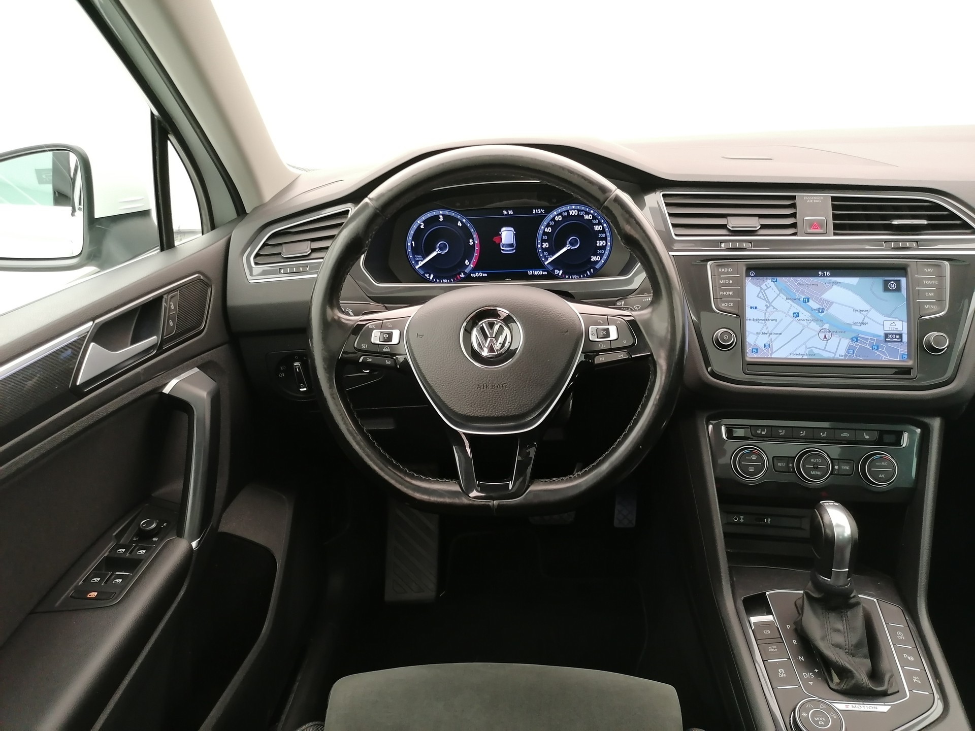 VW Tiguan 2.0 TDi Highline 4M-image-8