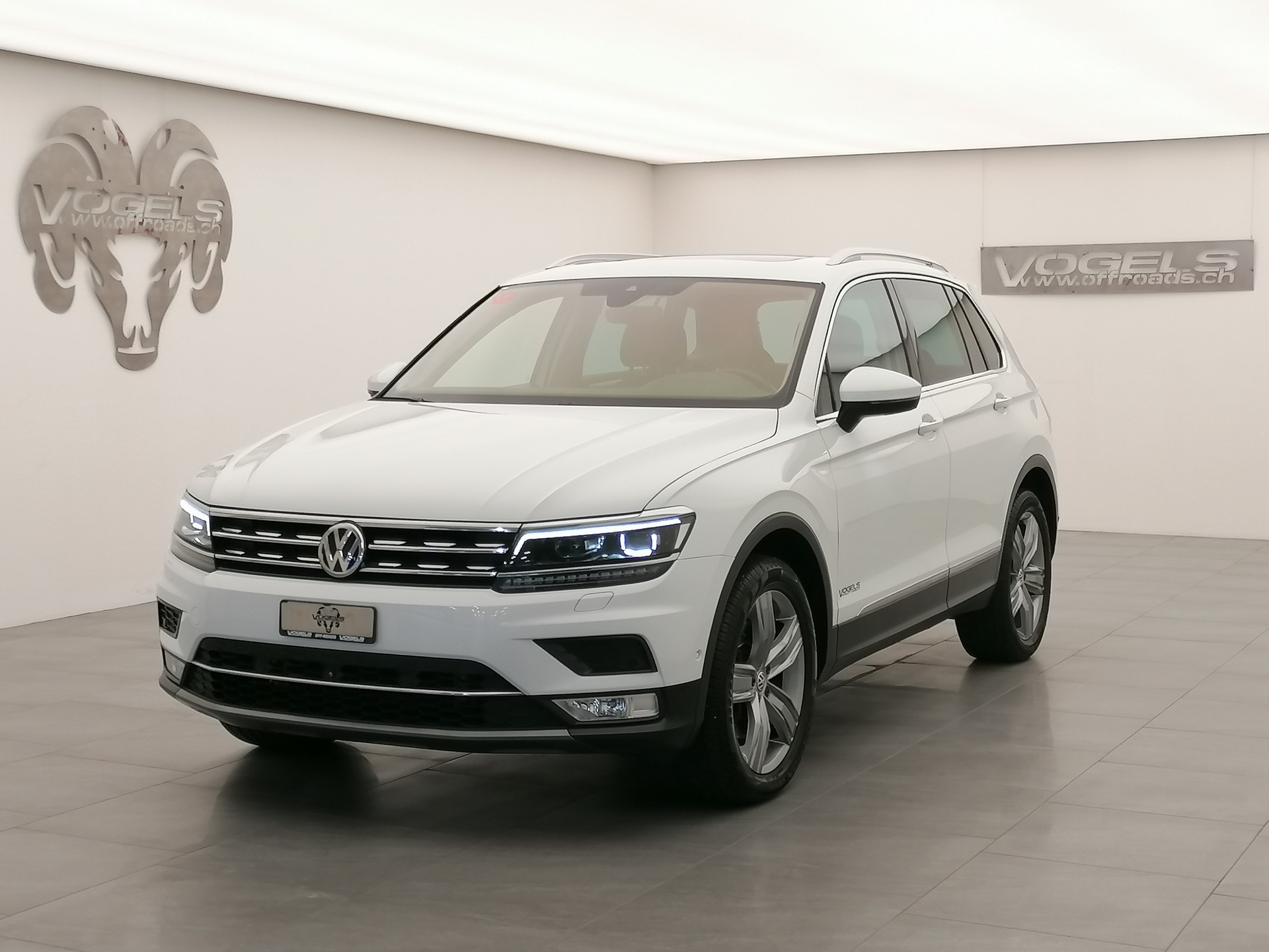 VW Tiguan 2.0 TDi Highline 4M-image-0