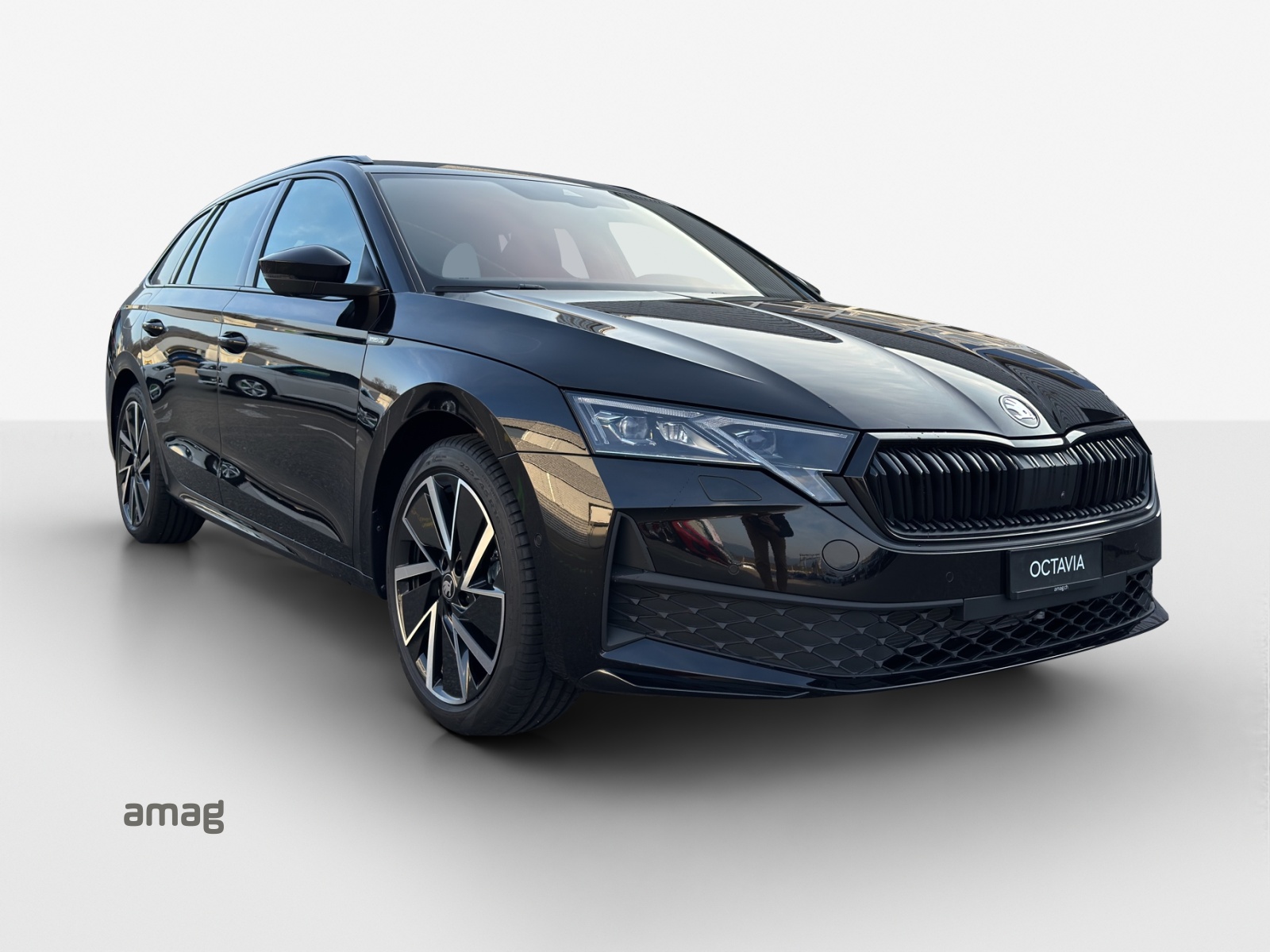 SKODA Octavia Combi 1.5 TSI mHEV DSG Sport Line-image-5