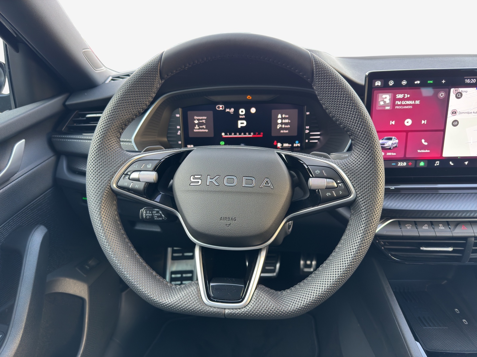 SKODA Octavia Combi 1.5 TSI mHEV DSG Sport Line-image-9