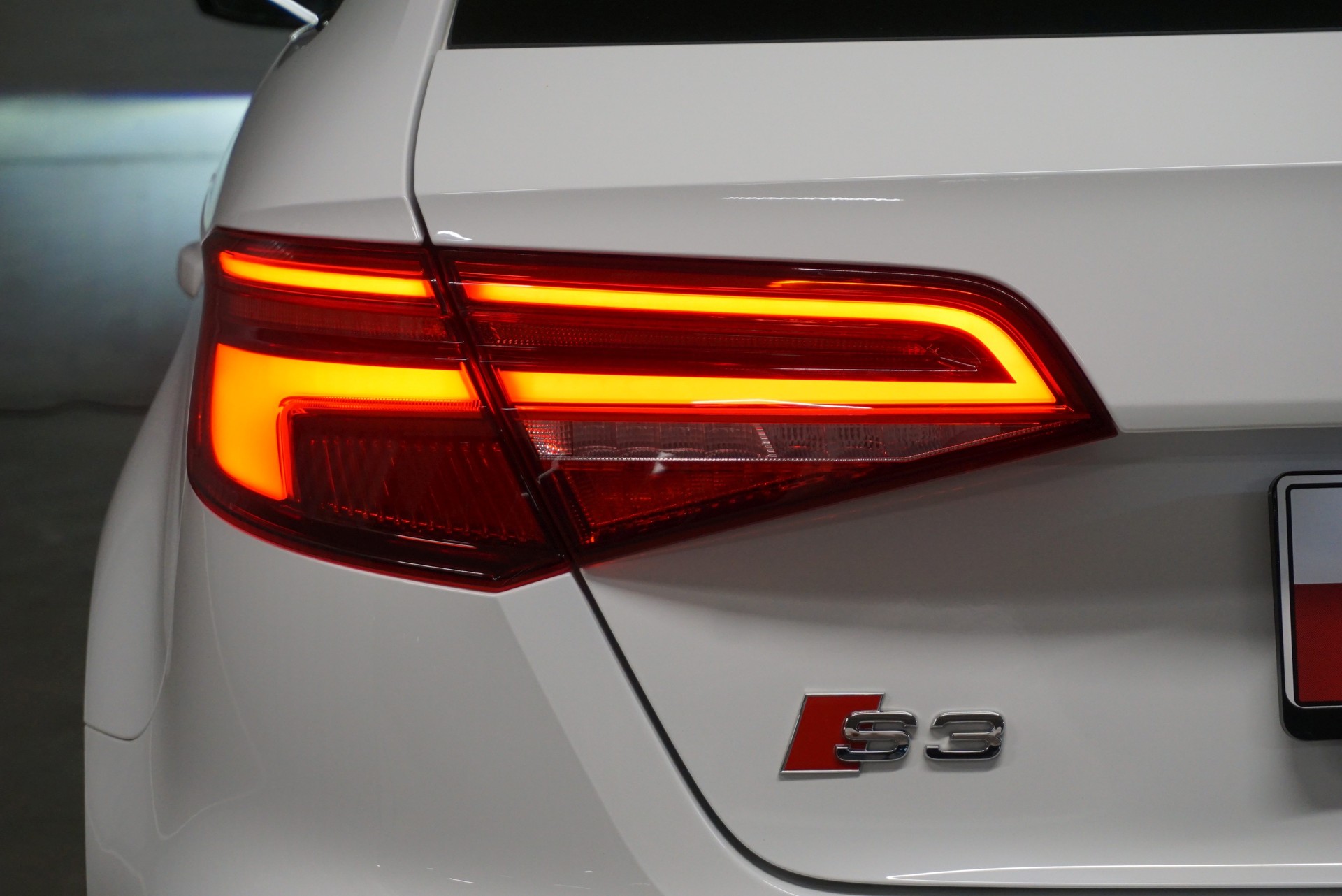 AUDI S3 Sportback 2.0 TFSI quattro S-tronic-image-4