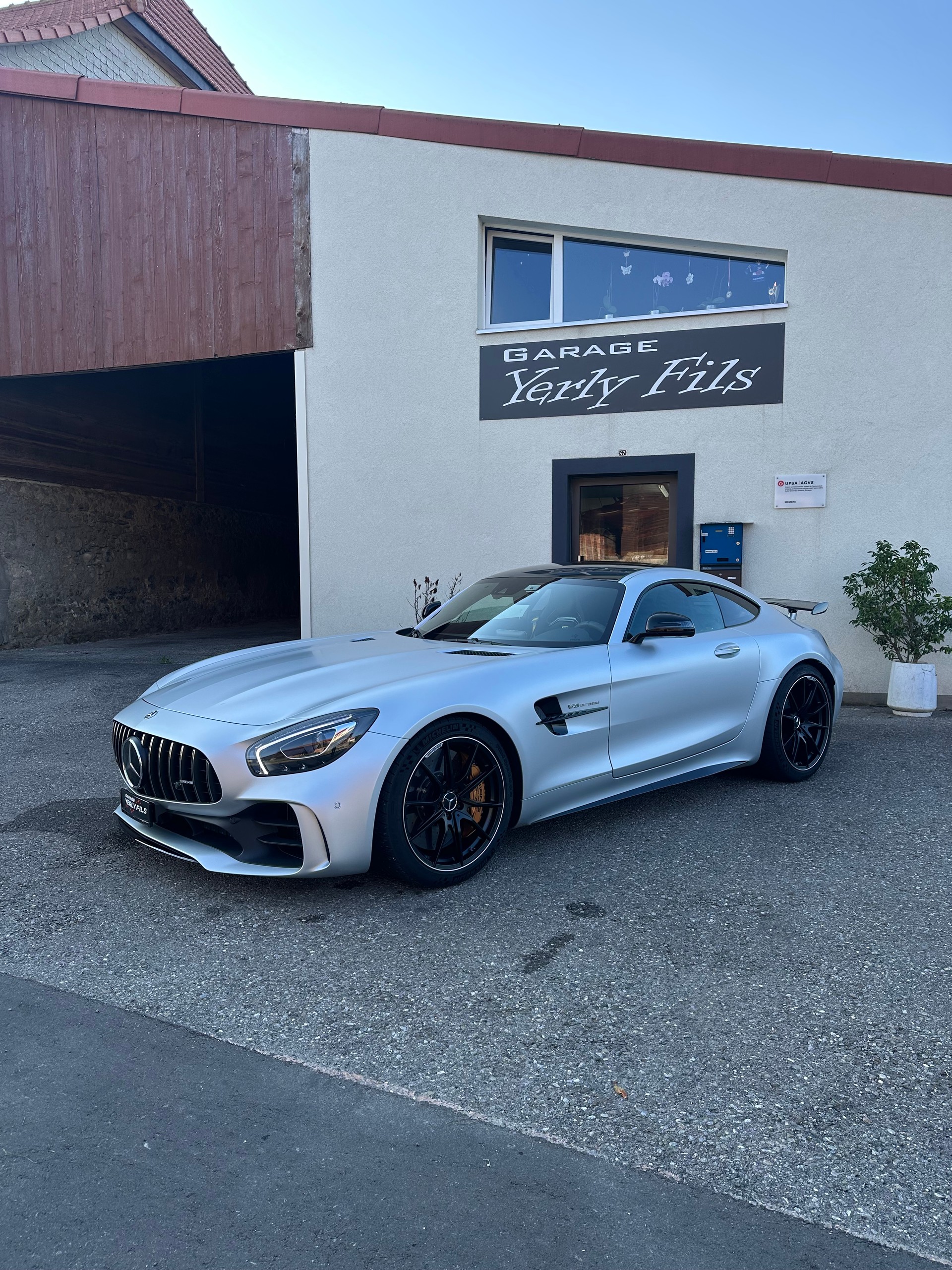 MERCEDES-BENZ AMG GT R Speedshift DCT-image-3
