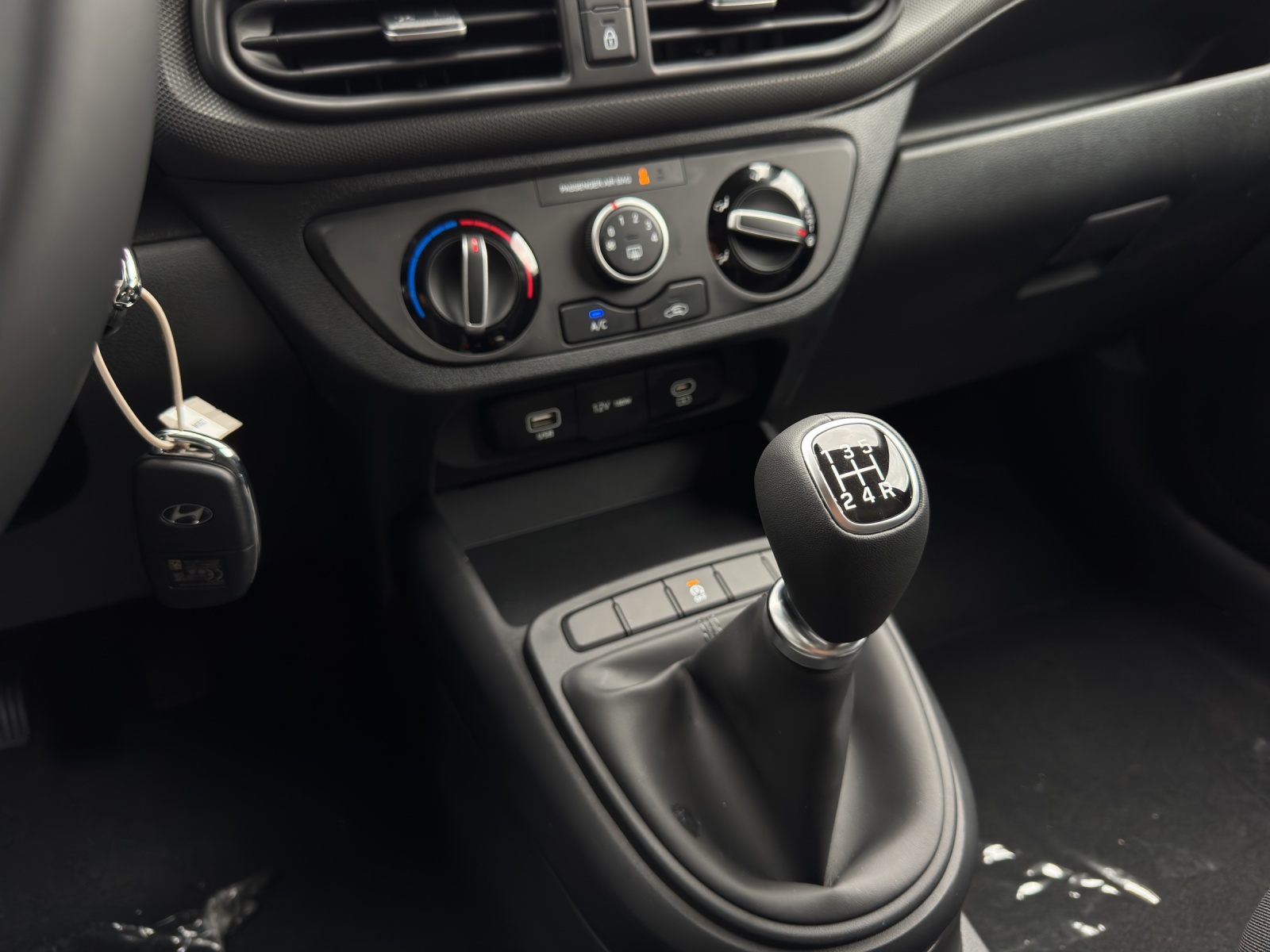 HYUNDAI i10 1.0 Origo-image-8