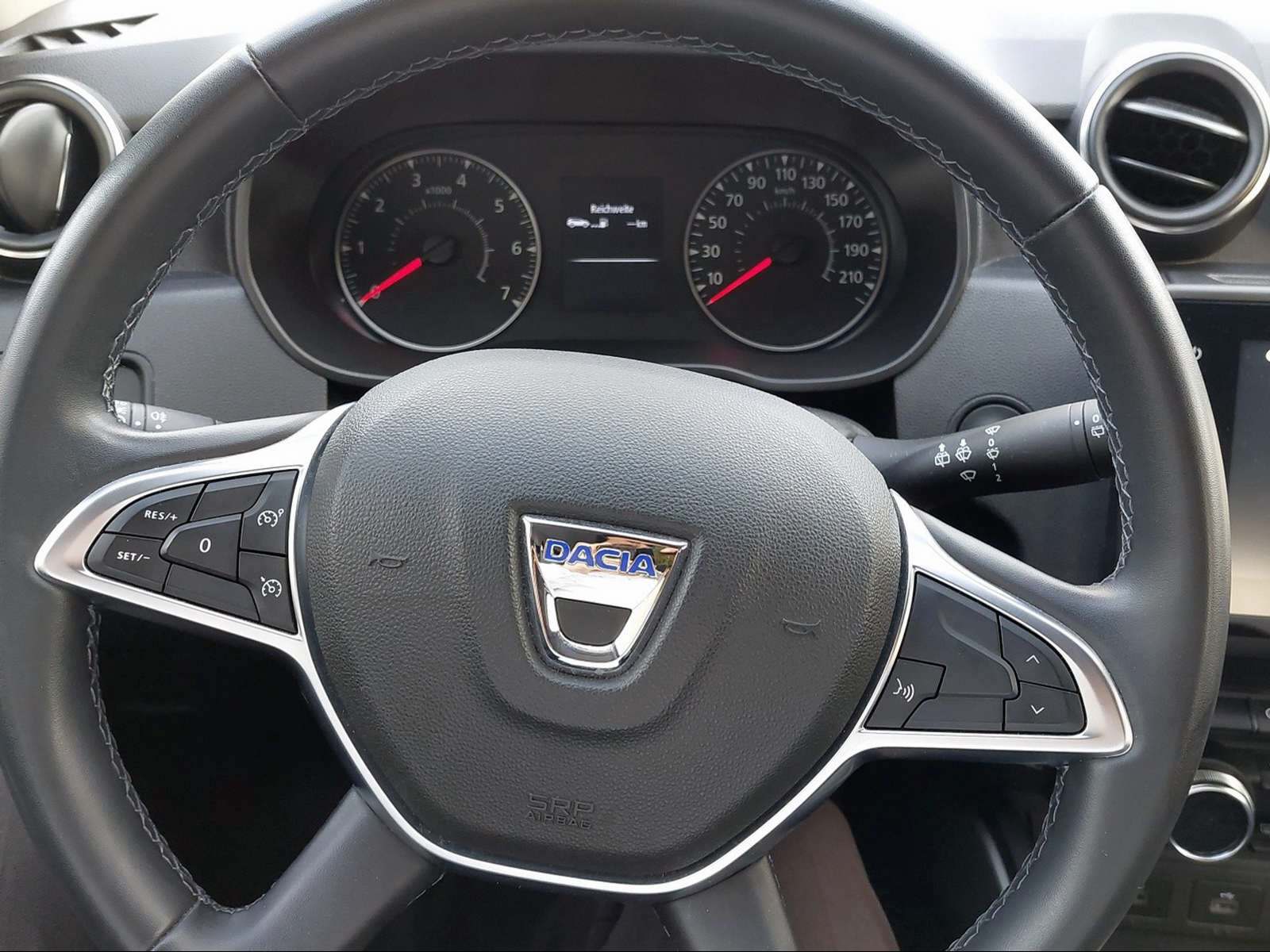 DACIA Duster 1.3 TCe 150 Prestige EDC-image-11