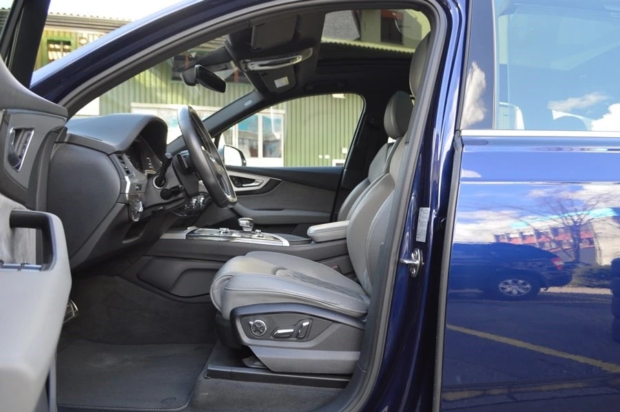 AUDI SQ7 4.0 TDI quattro tiptronic 7 Plätze I Panoramadach I Standheizung-image-5