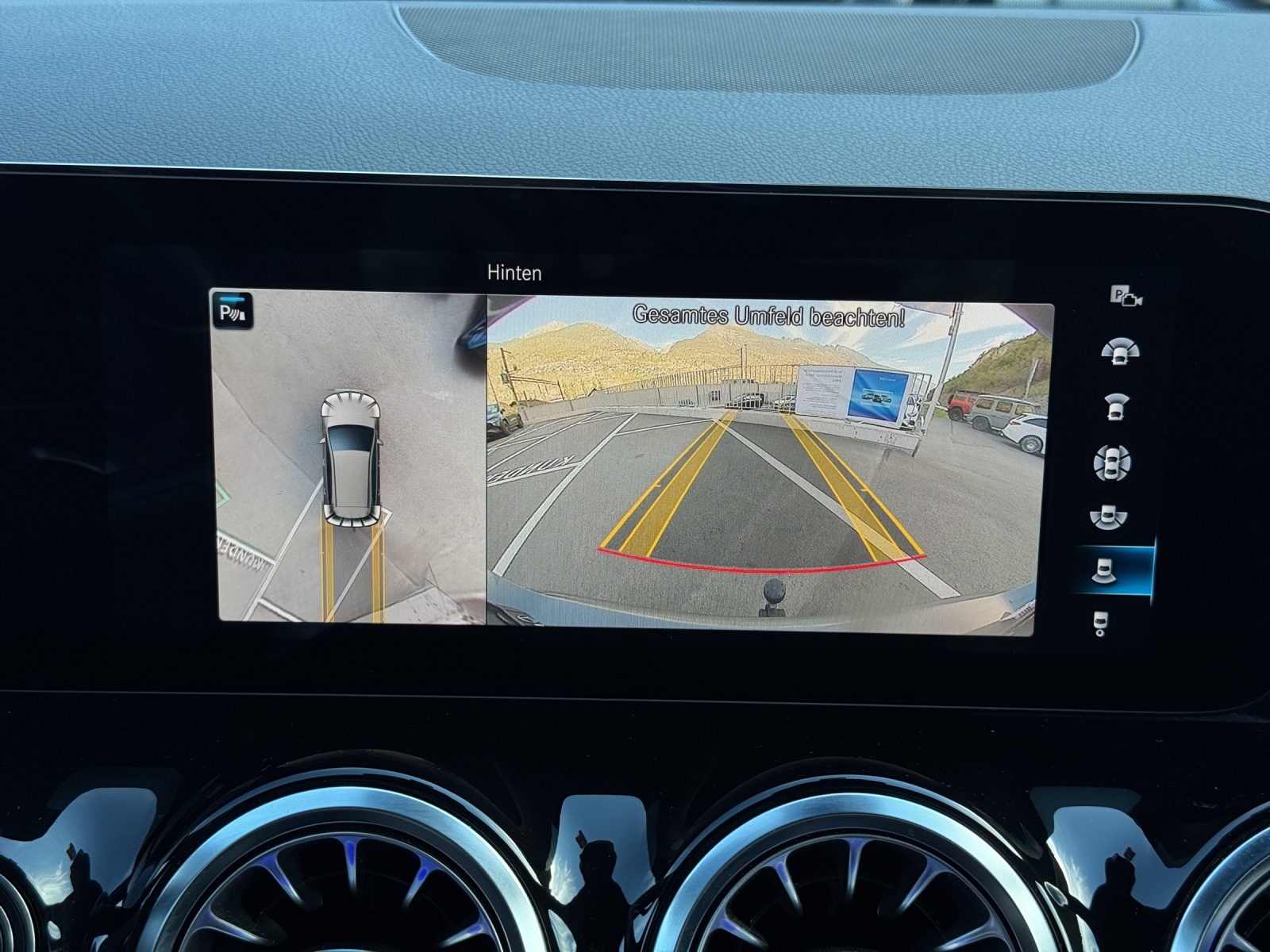 MERCEDES-BENZ B 200 d 4Matic AMG Line-image-24