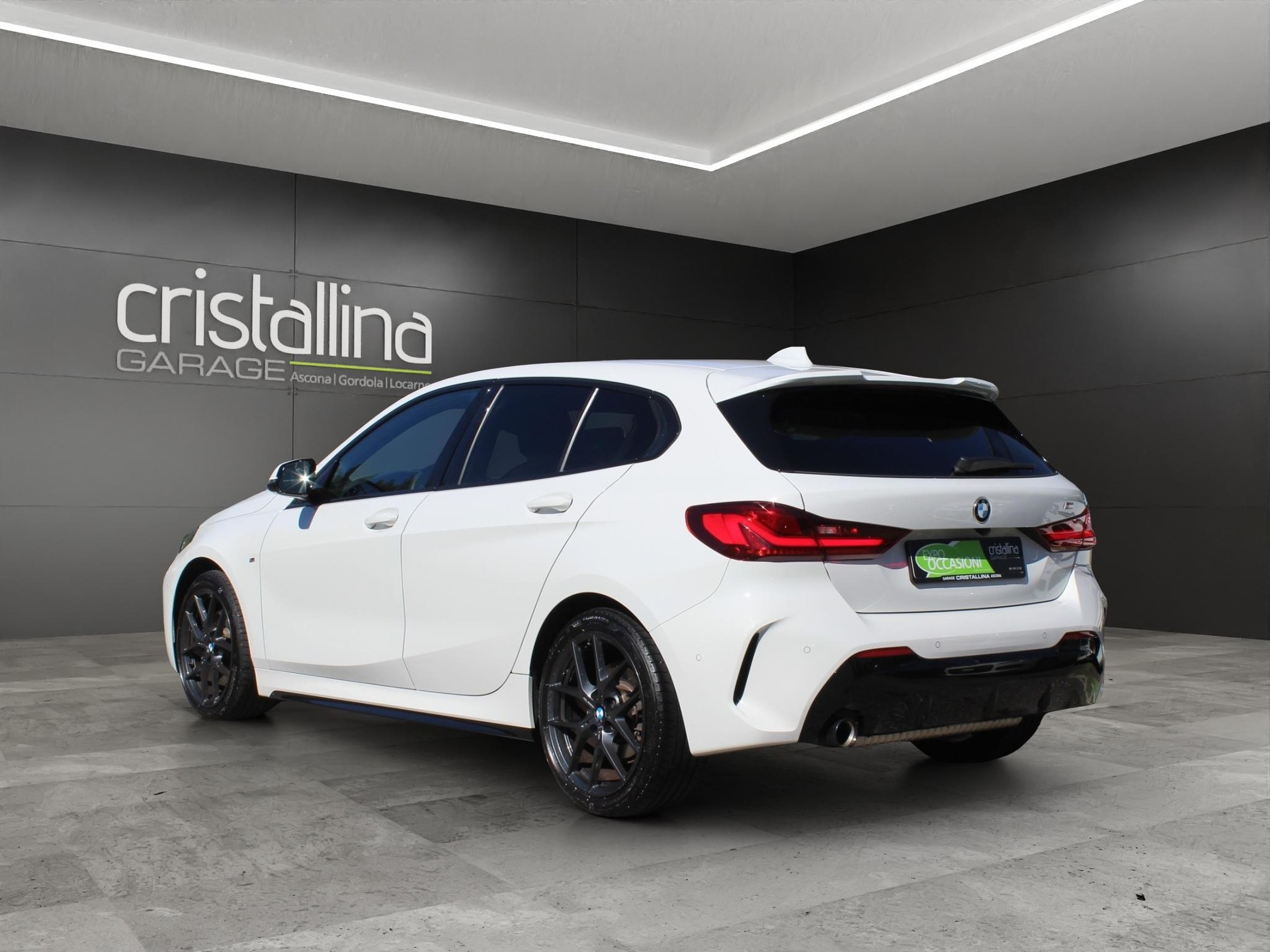 BMW 118i-image-2