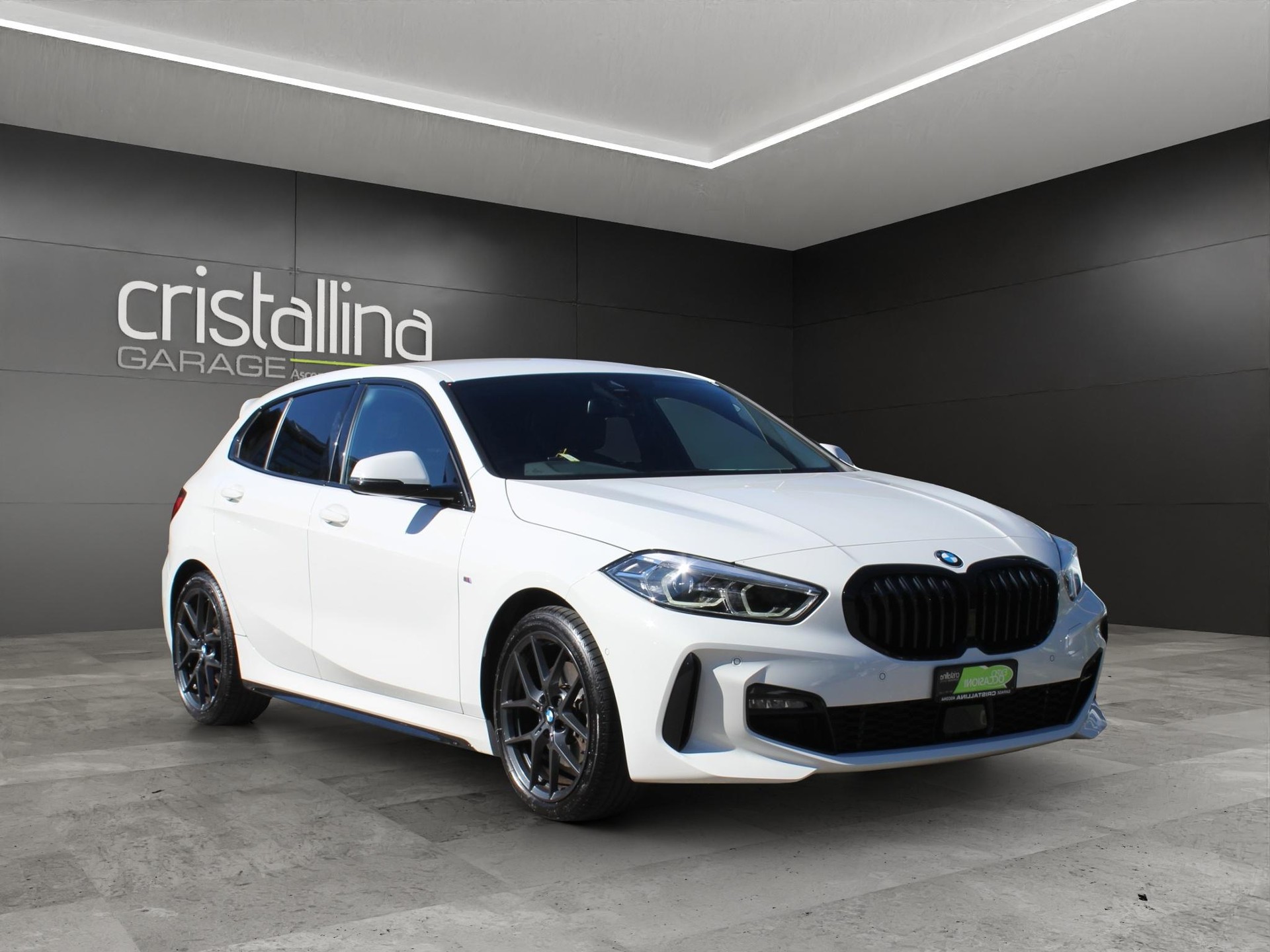 BMW 118i-image-5