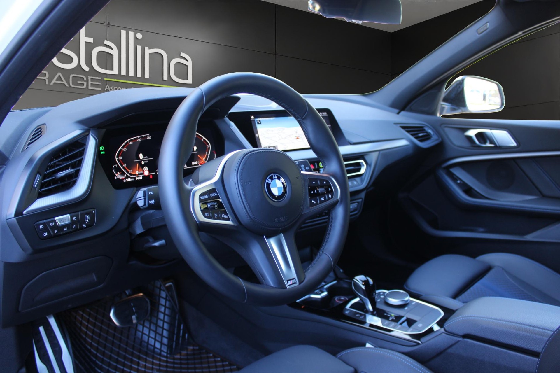 BMW 118i-image-7
