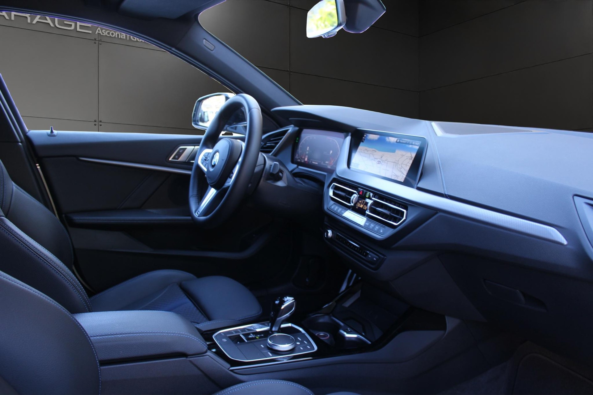 BMW 118i-image-9