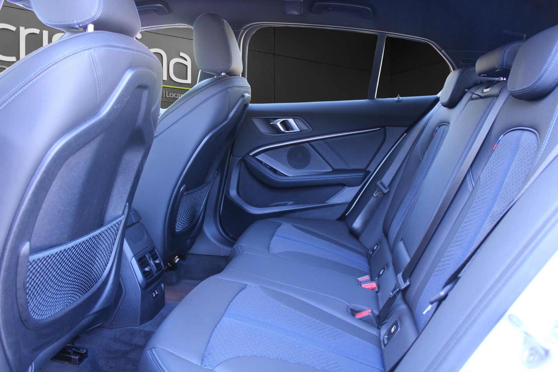 BMW 118i-image-10