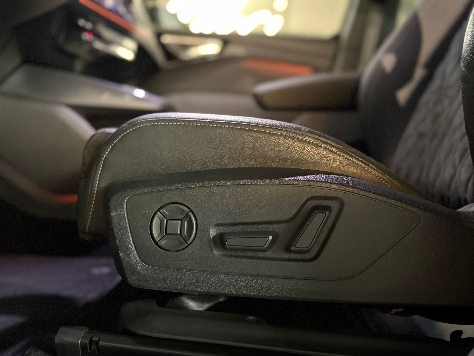 AUDI Q4 e-tron 40-image-4