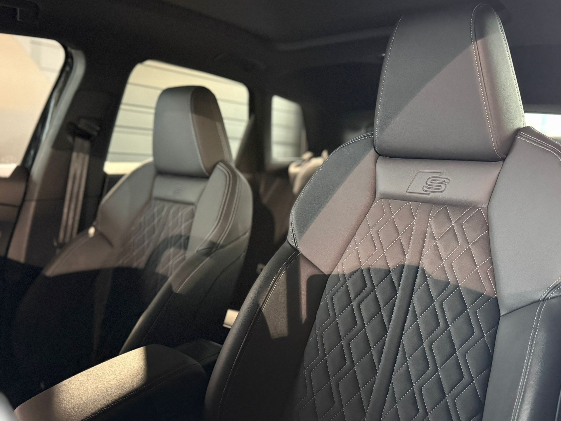 AUDI Q4 e-tron 40-image-3
