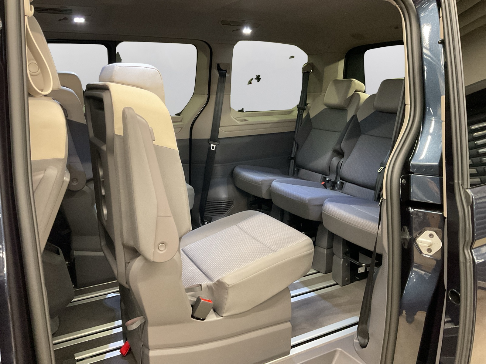 VW Multivan 1.5 eHybrid 4Motion DSG-image-10