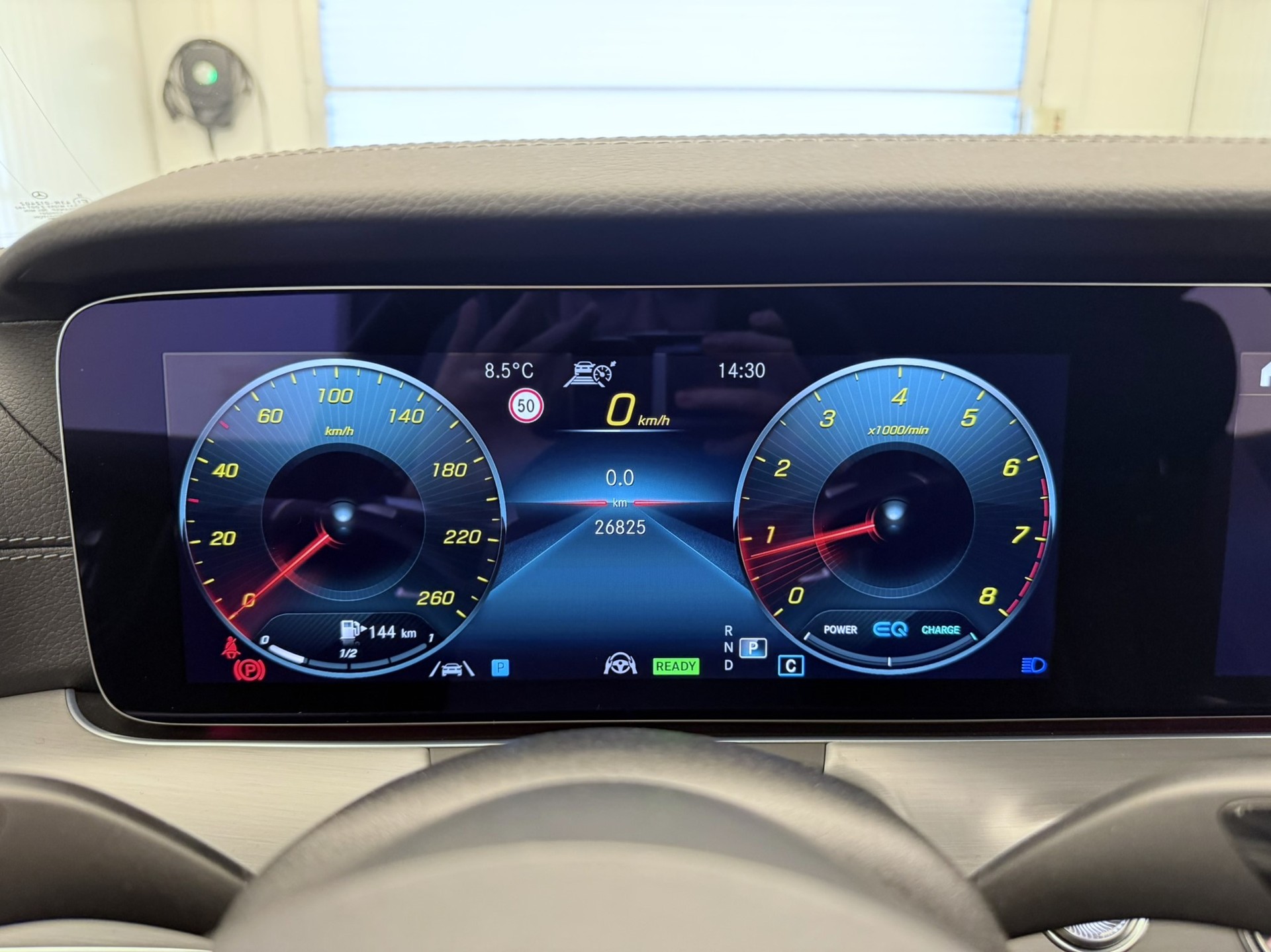 MERCEDES-BENZ E 200 Cabriolet 4Matic Avantgarde 9G-Tronic-image-8