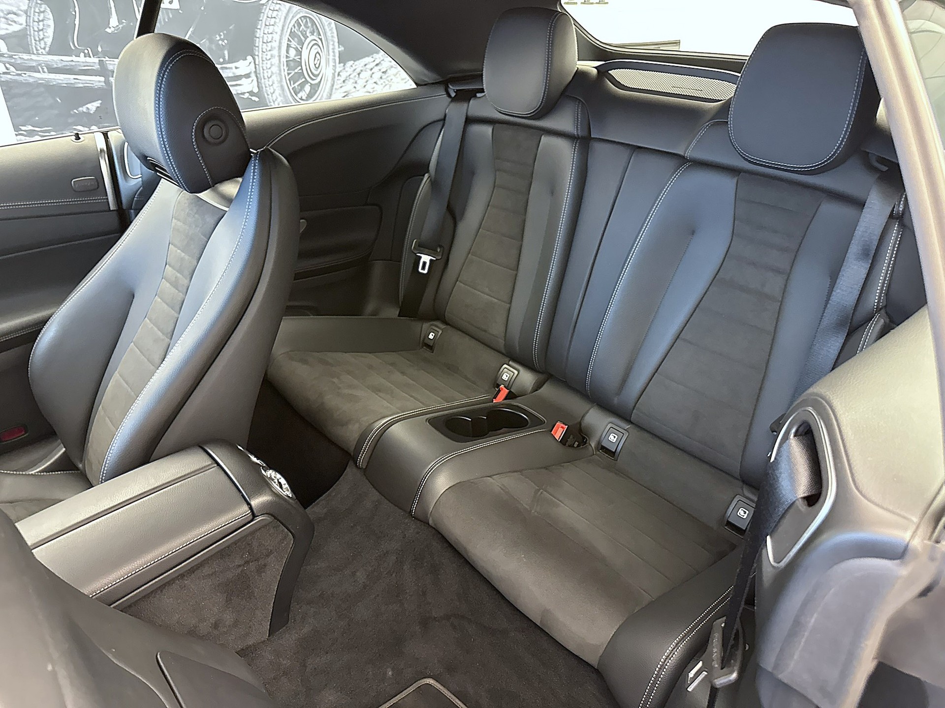 MERCEDES-BENZ E 200 Cabriolet 4Matic Avantgarde 9G-Tronic-image-17