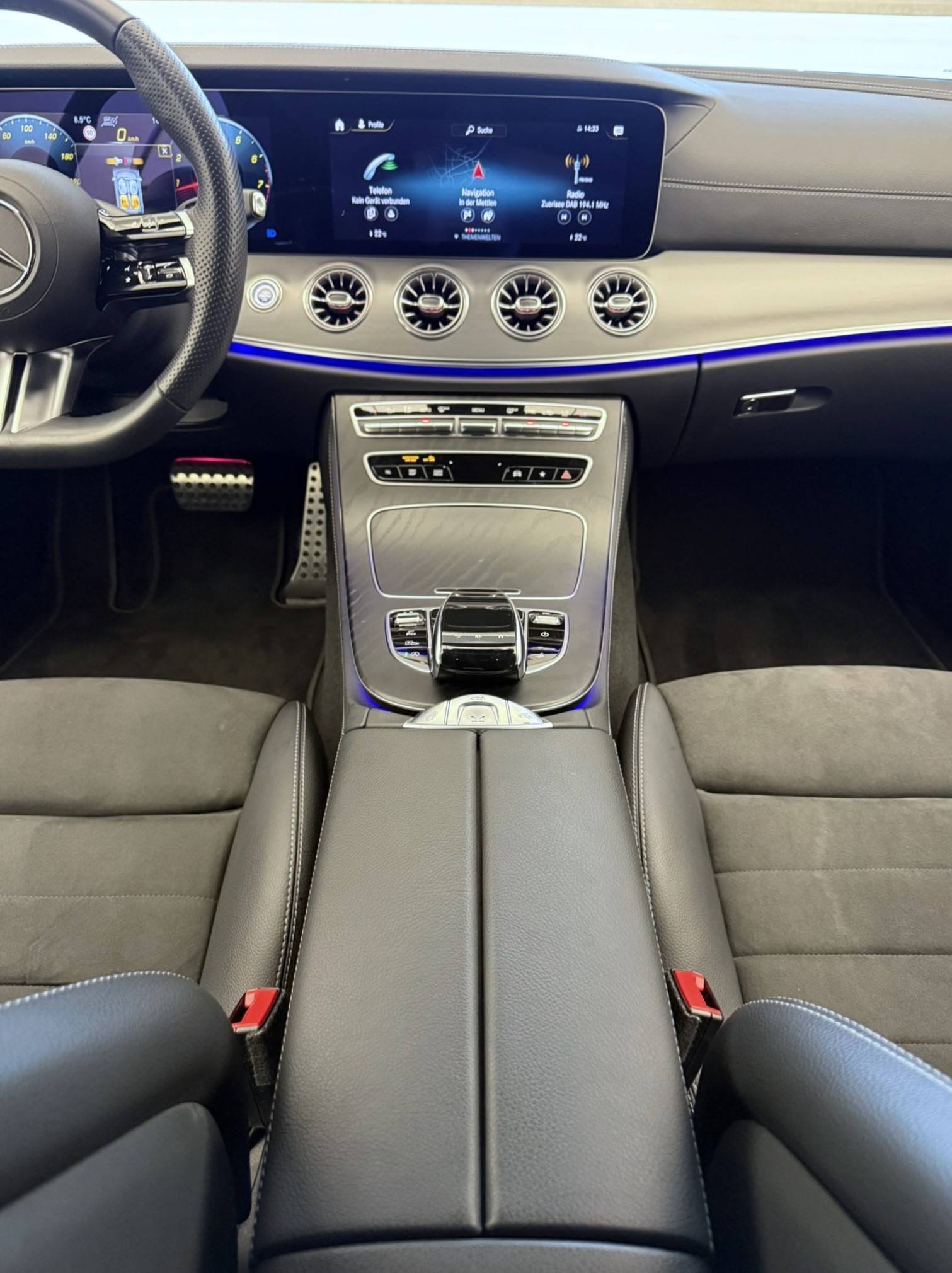 MERCEDES-BENZ E 200 Cabriolet 4Matic Avantgarde 9G-Tronic-image-9