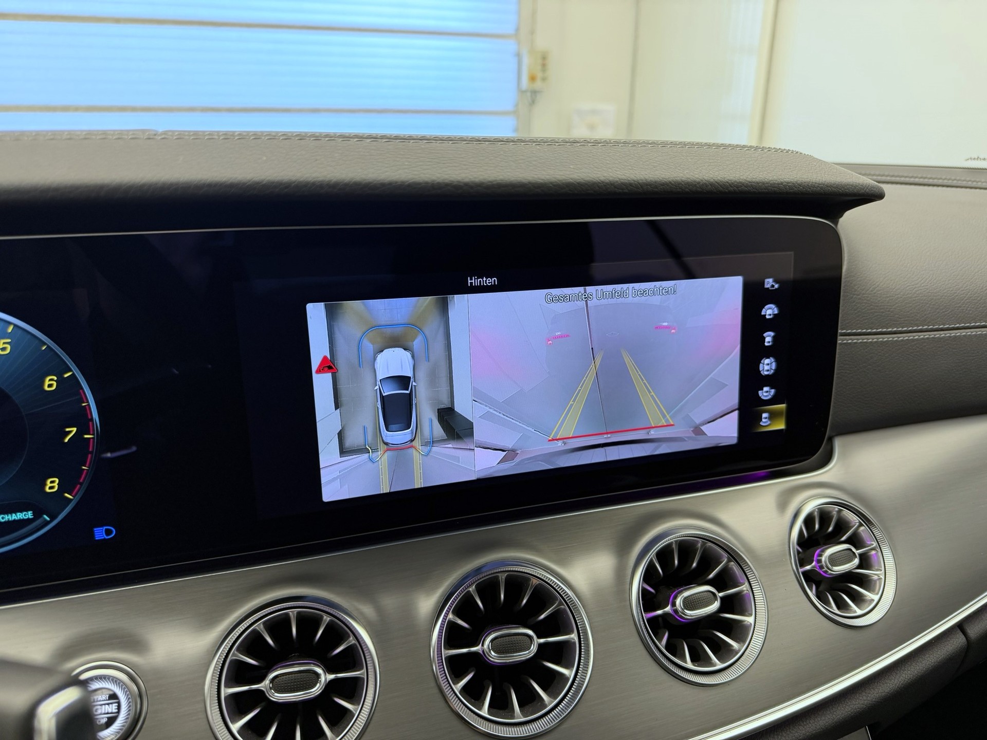 MERCEDES-BENZ E 200 Cabriolet 4Matic Avantgarde 9G-Tronic-image-15