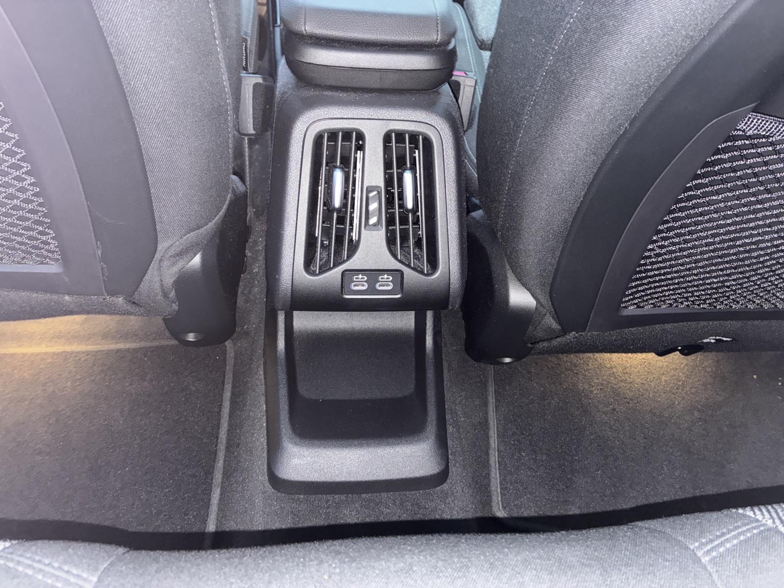 BMW X1 30e xDrive-image-17