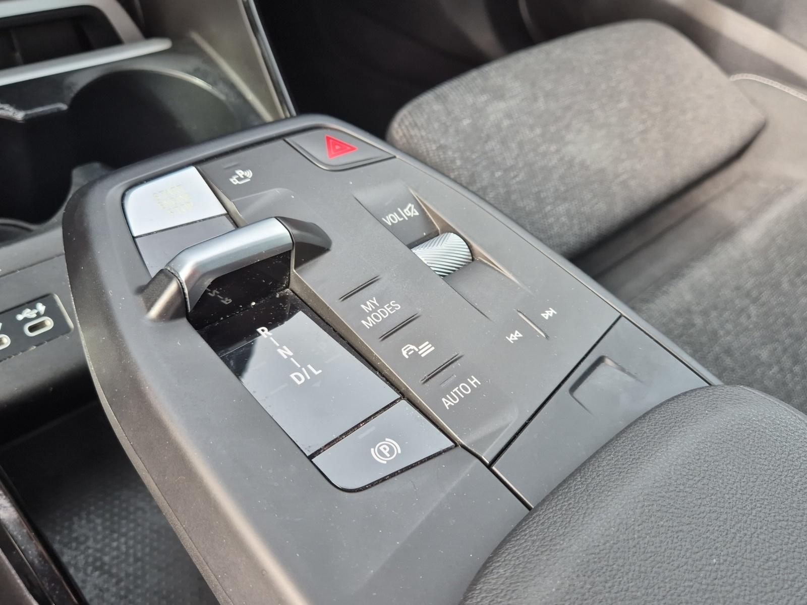 BMW X1 30e xDrive-image-18