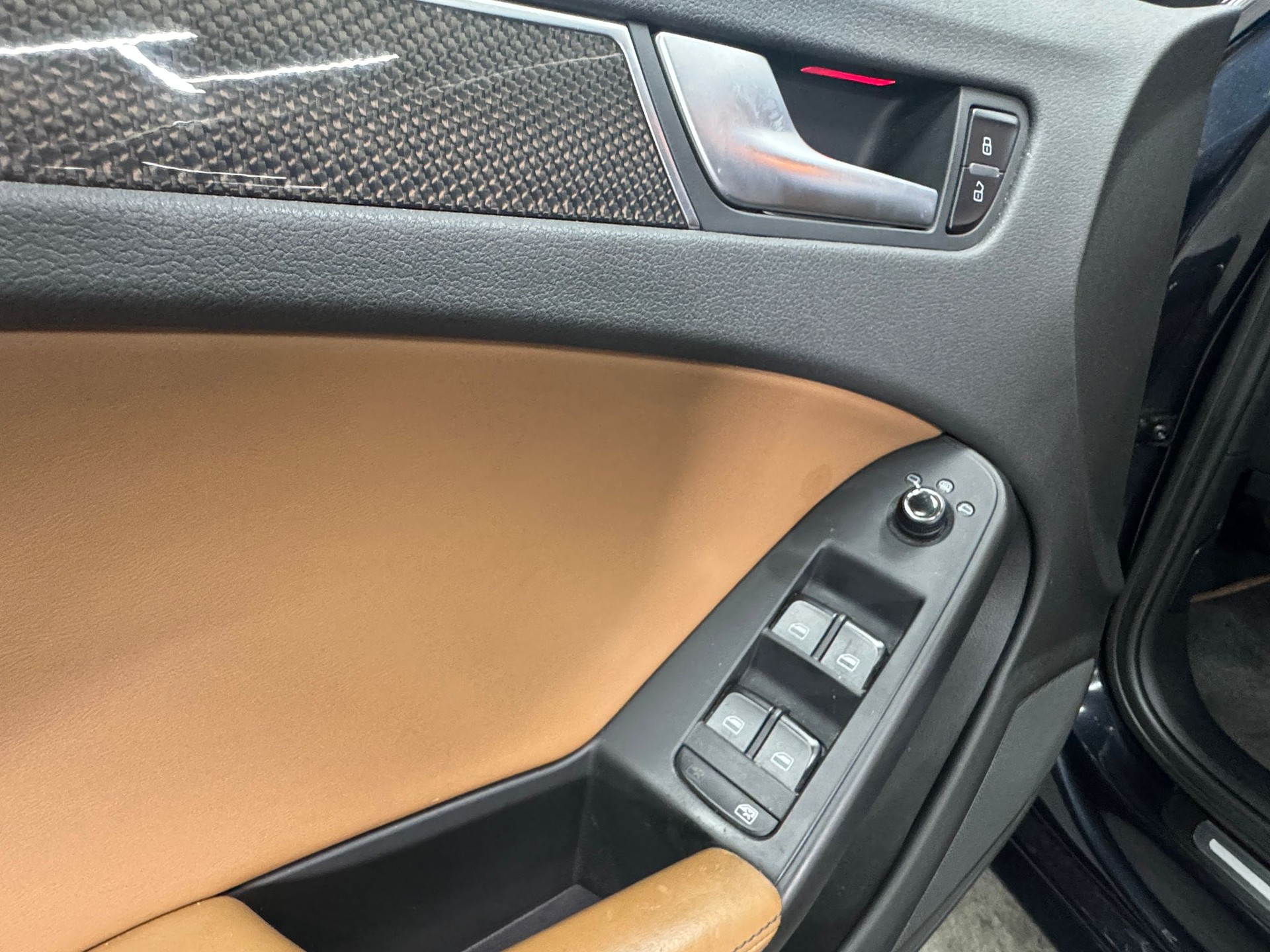 AUDI S4 Avant 3.0 TFSI quattro S-tronic-image-8