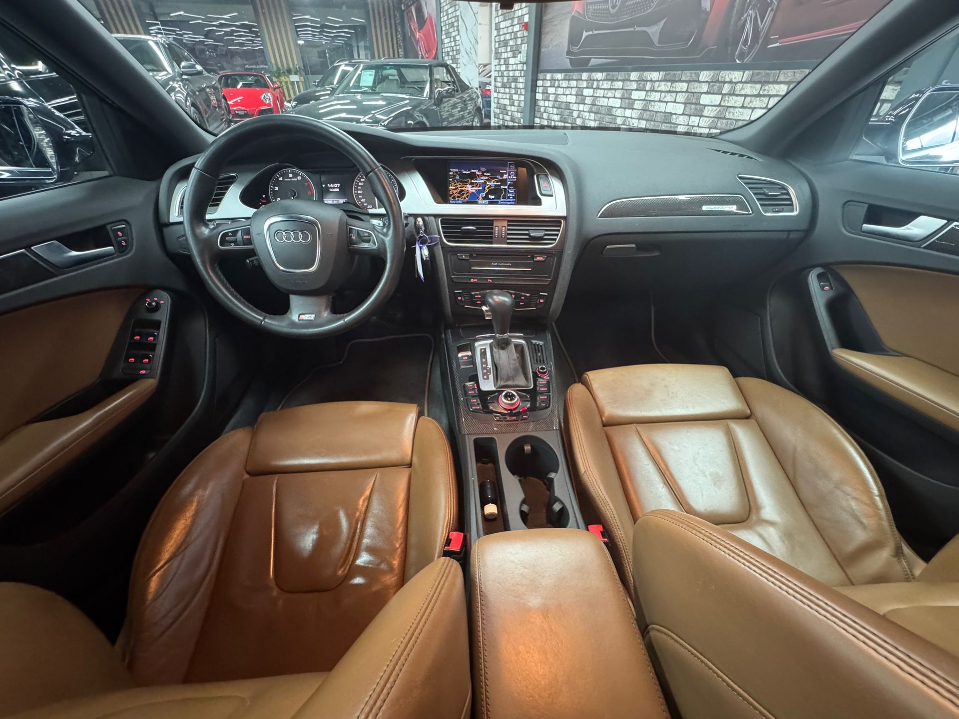 AUDI S4 Avant 3.0 TFSI quattro S-tronic-image-12