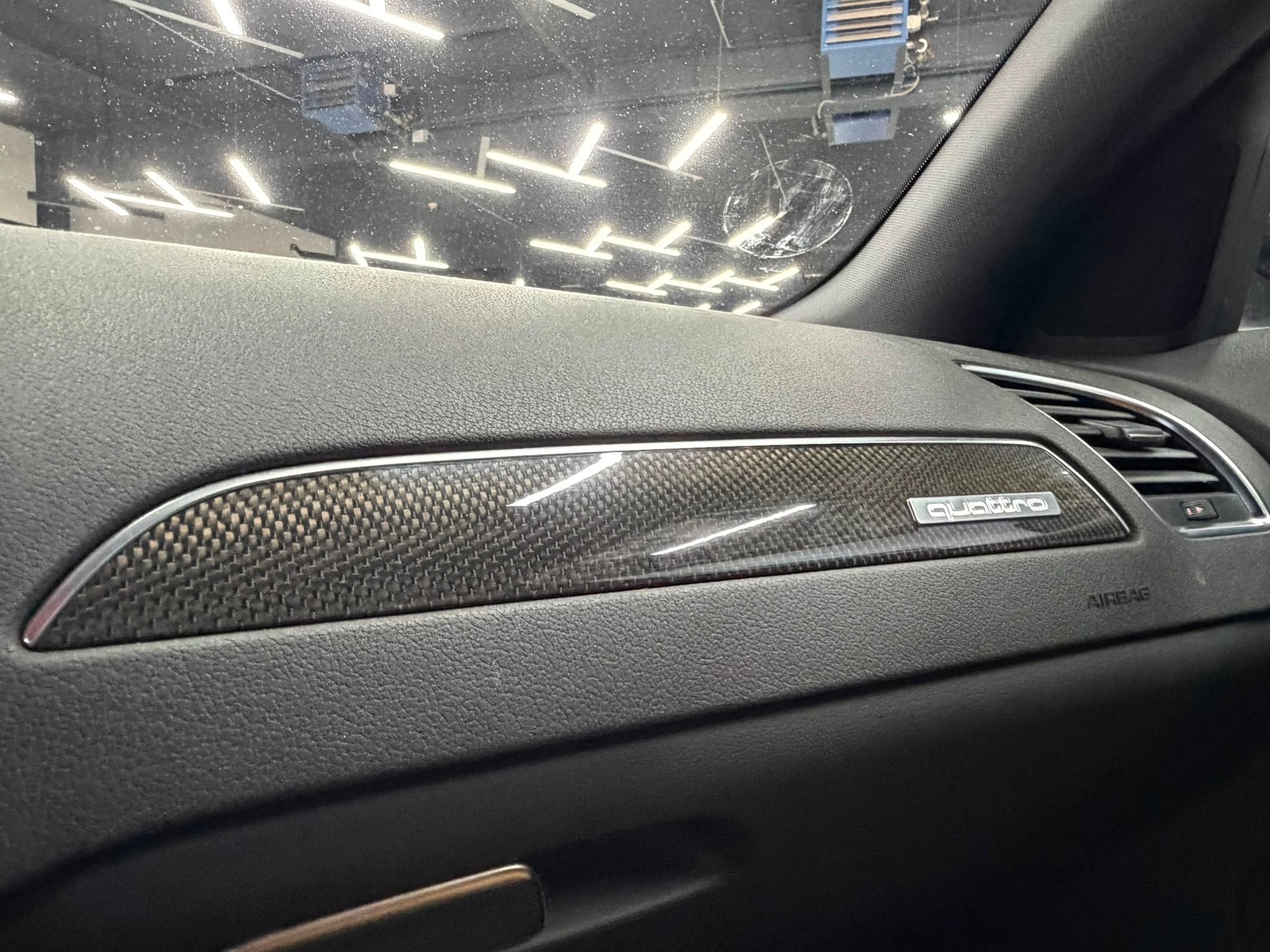 AUDI S4 Avant 3.0 TFSI quattro S-tronic-image-5