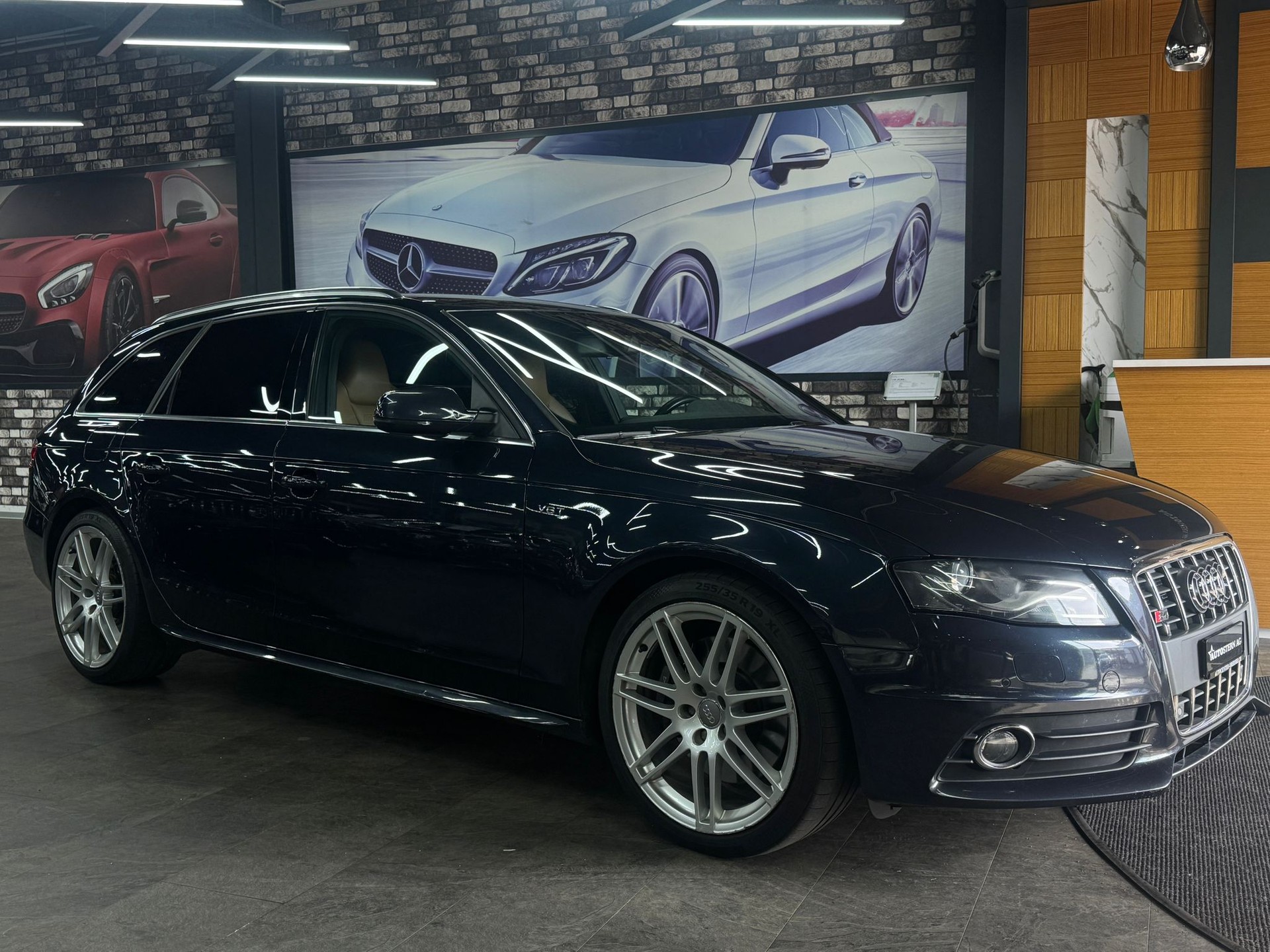 AUDI S4 Avant 3.0 TFSI quattro S-tronic-image-2
