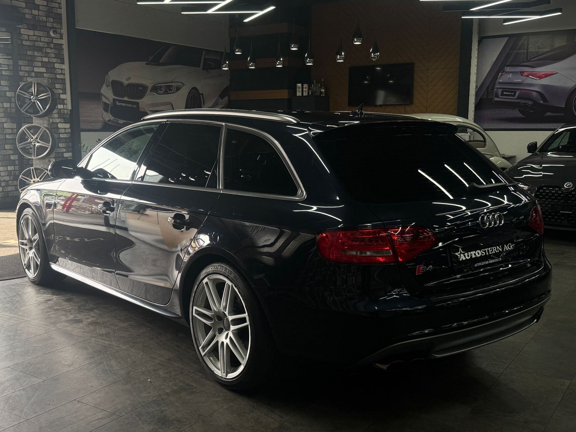 AUDI S4 Avant 3.0 TFSI quattro S-tronic-image-3