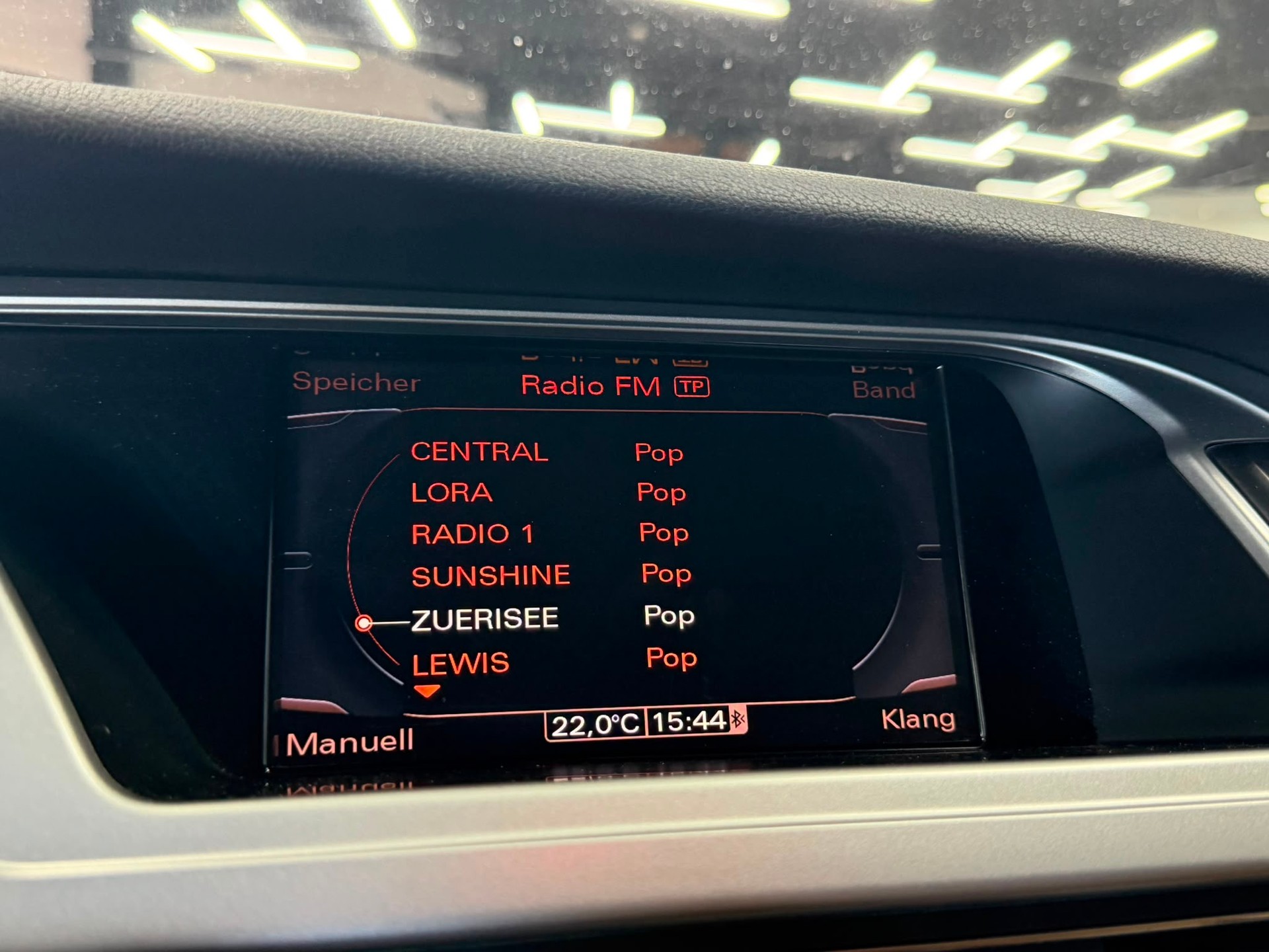 AUDI S4 Avant 3.0 TFSI quattro S-tronic-image-14