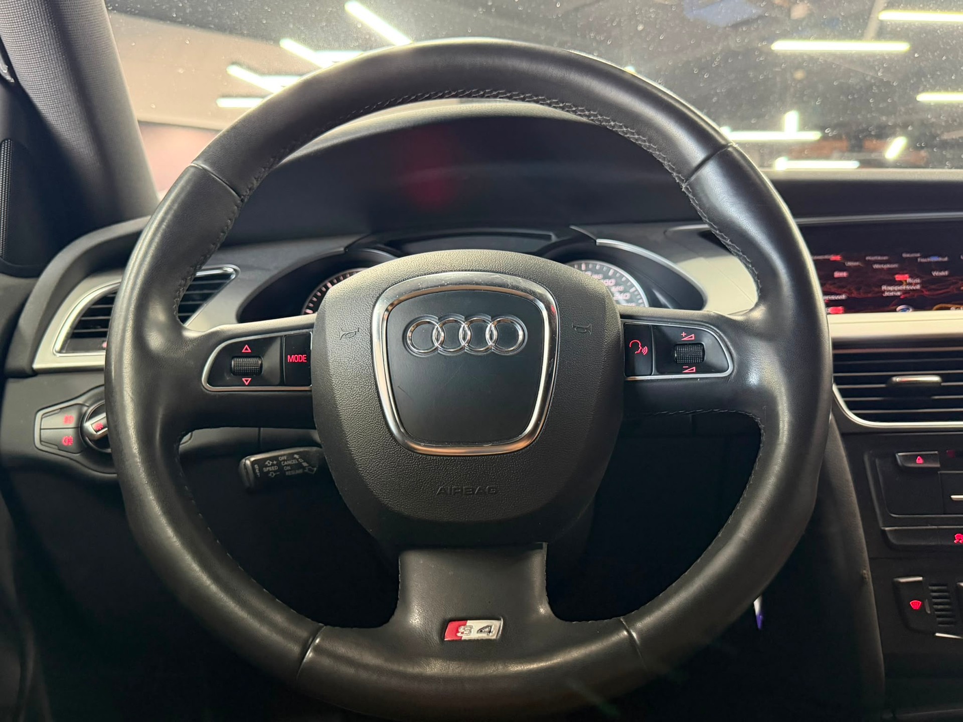 AUDI S4 Avant 3.0 TFSI quattro S-tronic-image-10