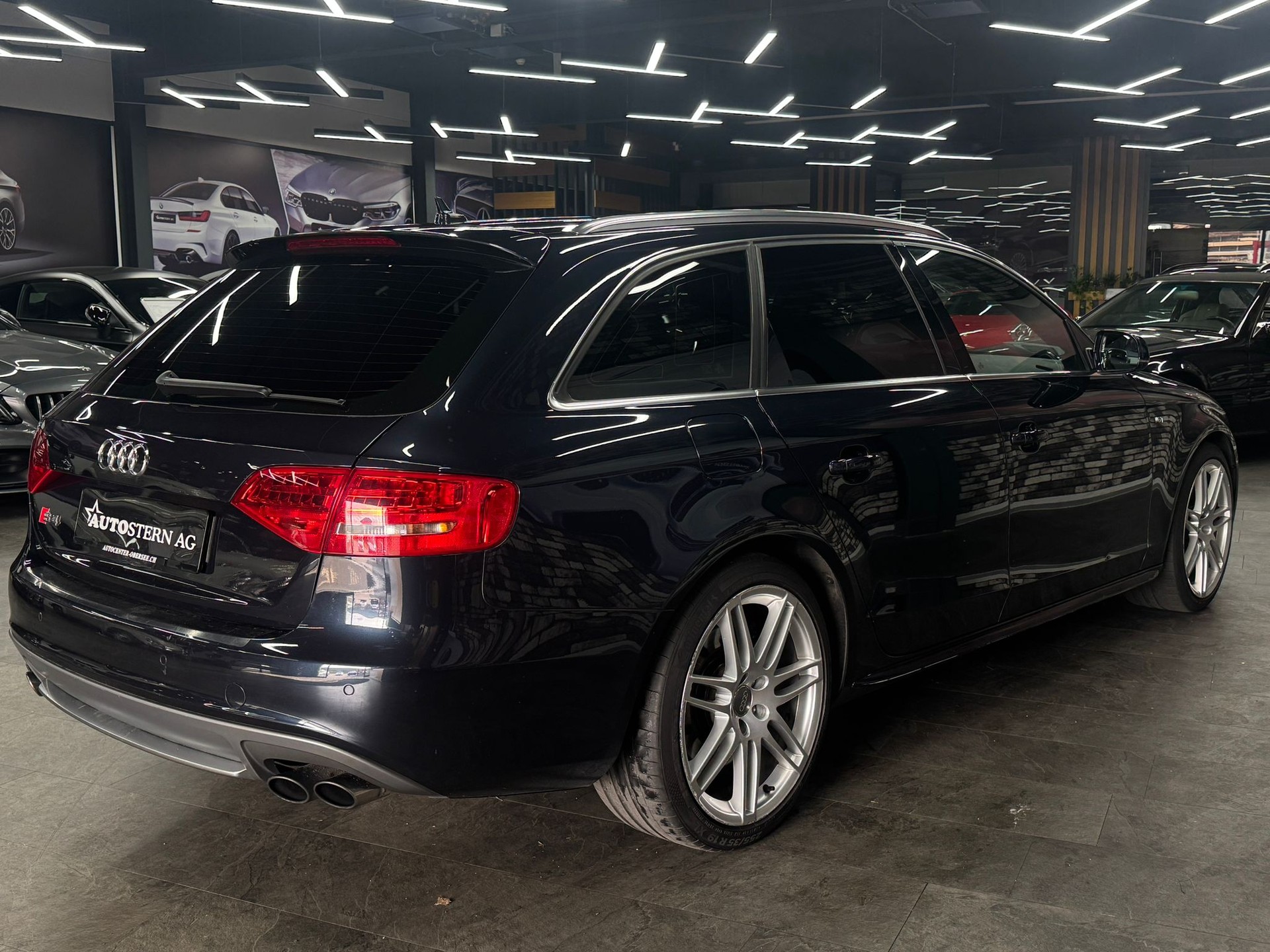 AUDI S4 Avant 3.0 TFSI quattro S-tronic-image-4