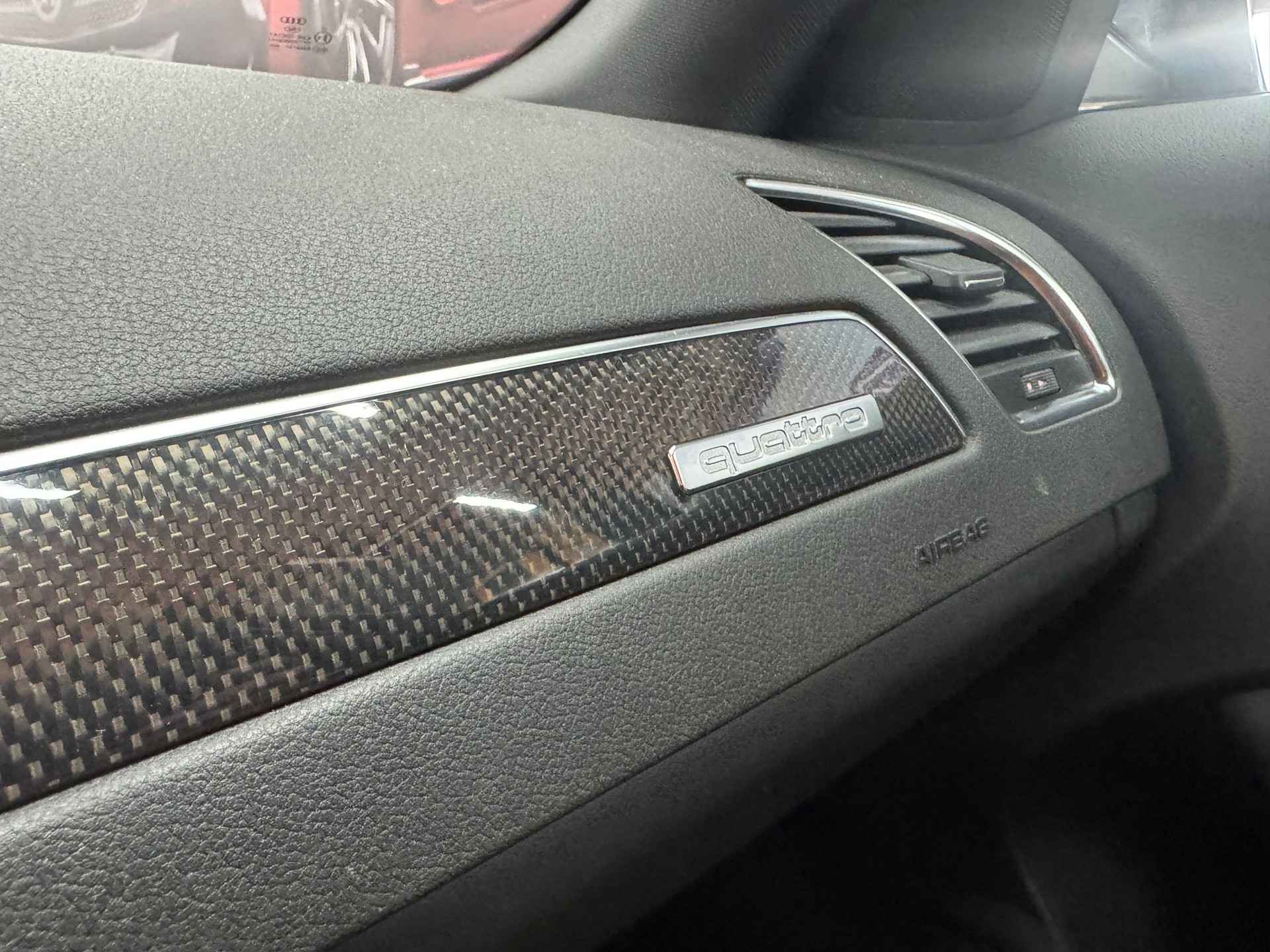 AUDI S4 Avant 3.0 TFSI quattro S-tronic-image-17