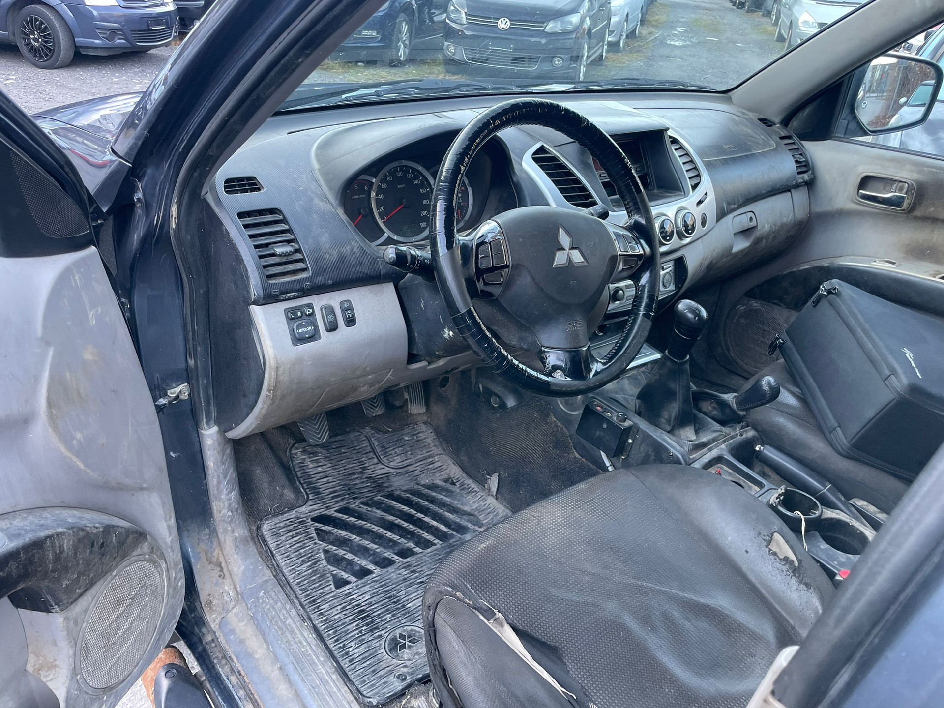 MITSUBISHI L 200 2.5 DID Double Cab-image-3
