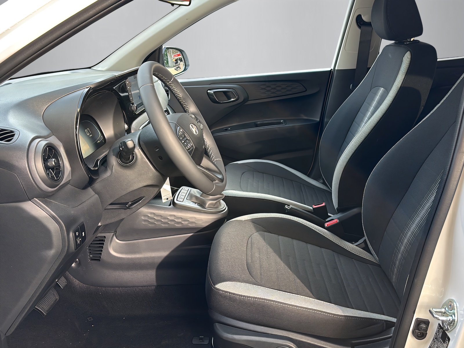 HYUNDAI i10 1.2 Amplia-image-10