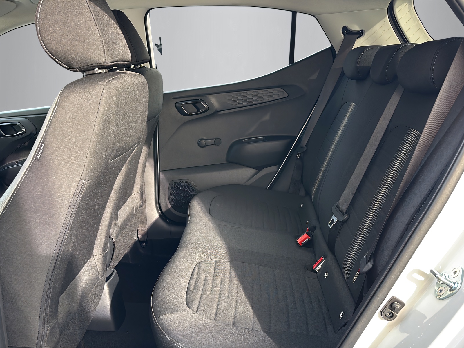 HYUNDAI i10 1.2 Amplia-image-11