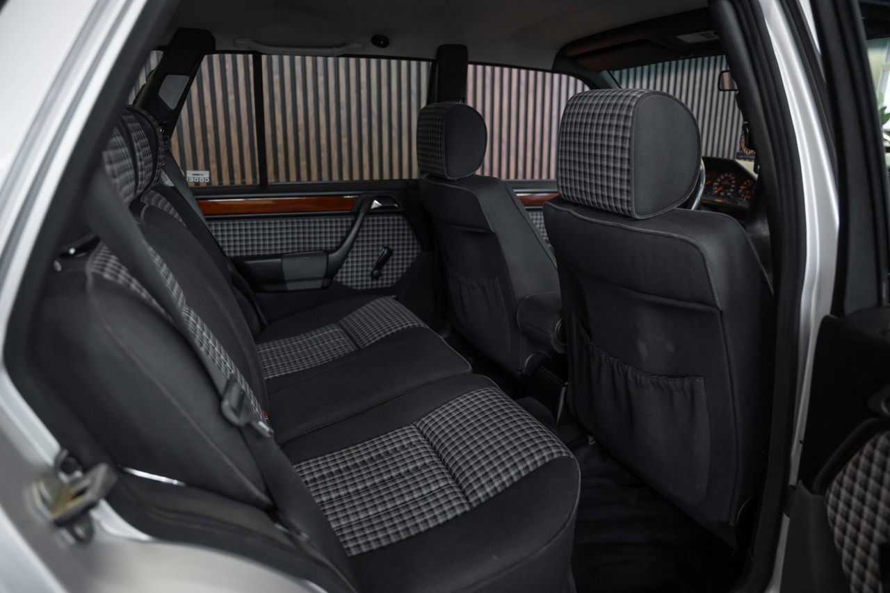 MERCEDES-BENZ E 220 T Business Automatic-image-18