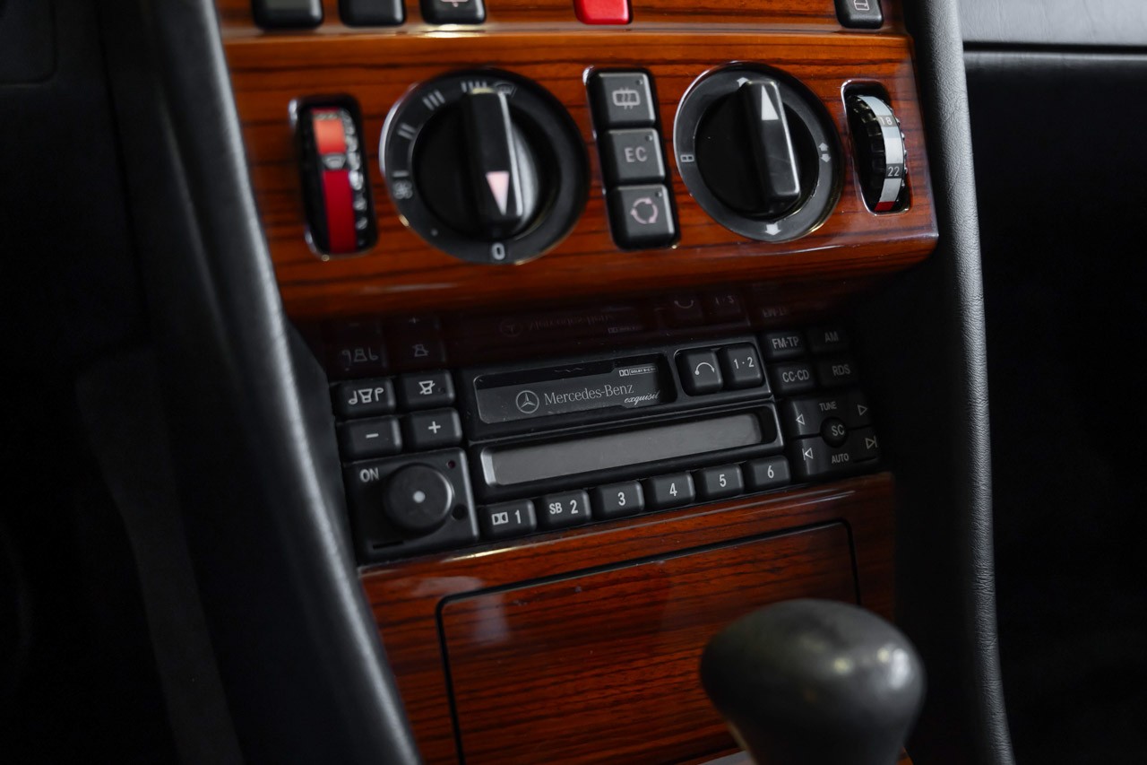 MERCEDES-BENZ E 220 T Business Automatic-image-21