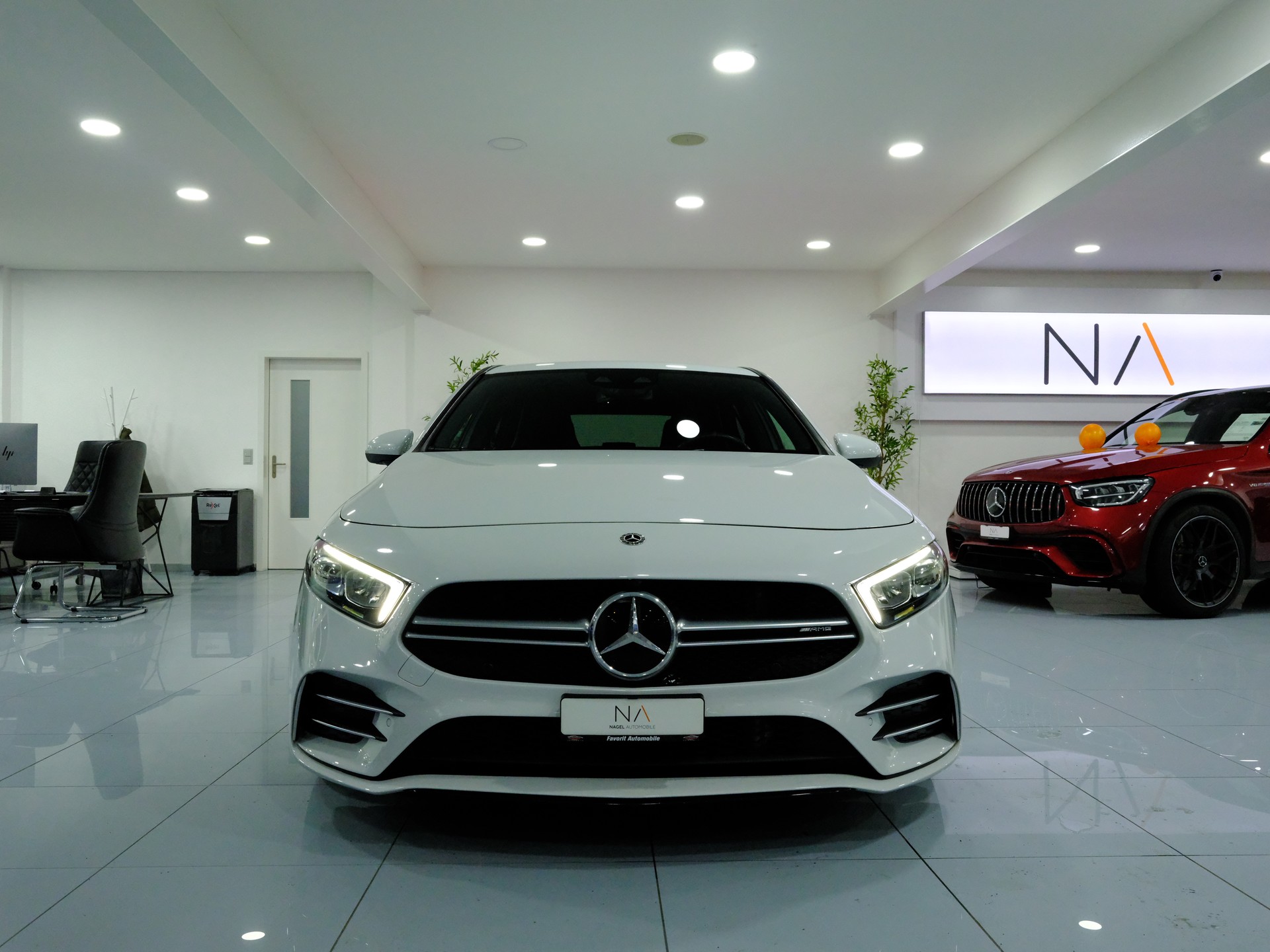 MERCEDES-BENZ A 35 AMG 4Matic Speedshift-image-2