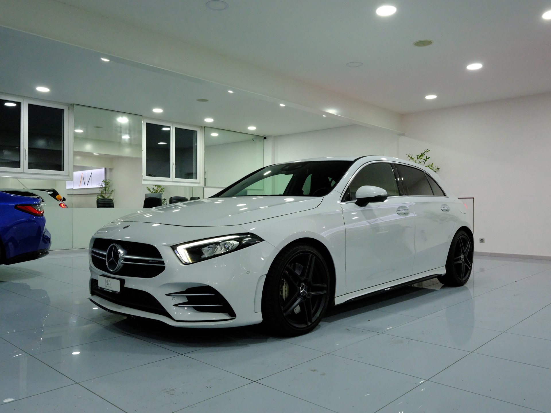MERCEDES-BENZ A 35 AMG 4Matic Speedshift-image-3
