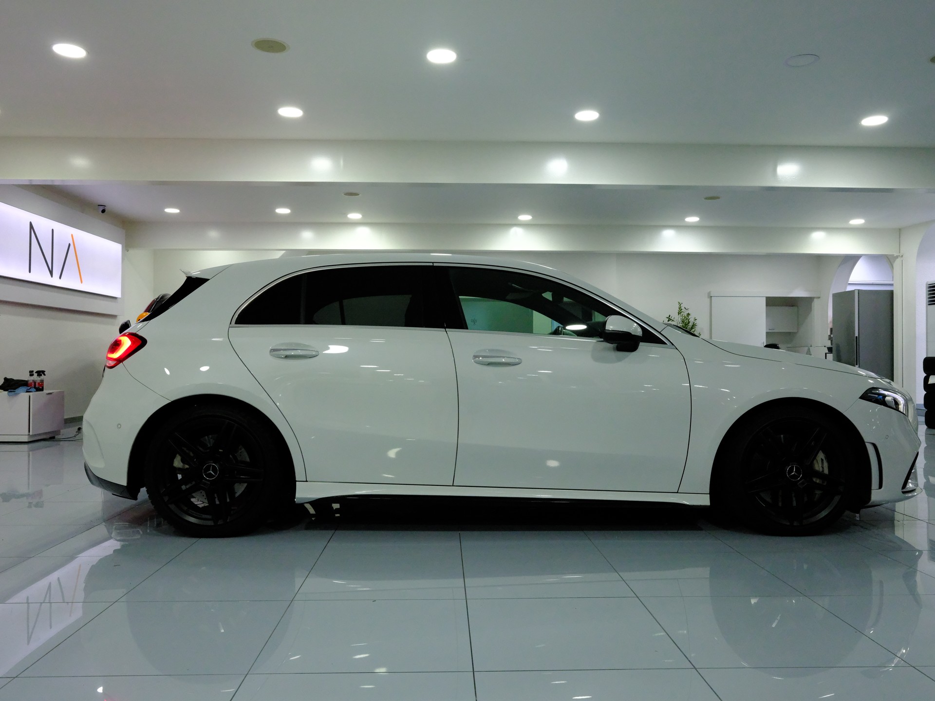MERCEDES-BENZ A 35 AMG 4Matic Speedshift-image-7