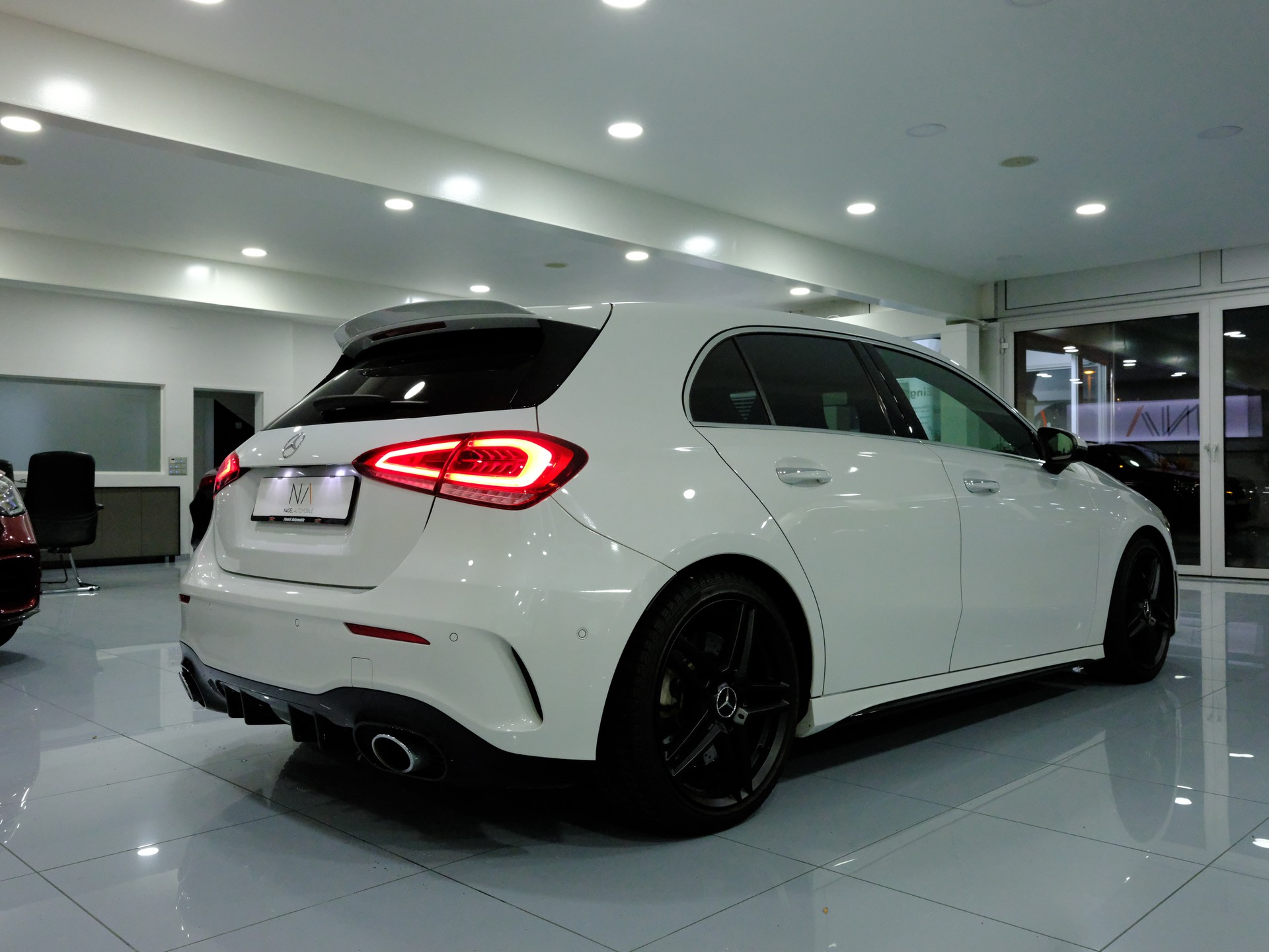 MERCEDES-BENZ A 35 AMG 4Matic Speedshift-image-6