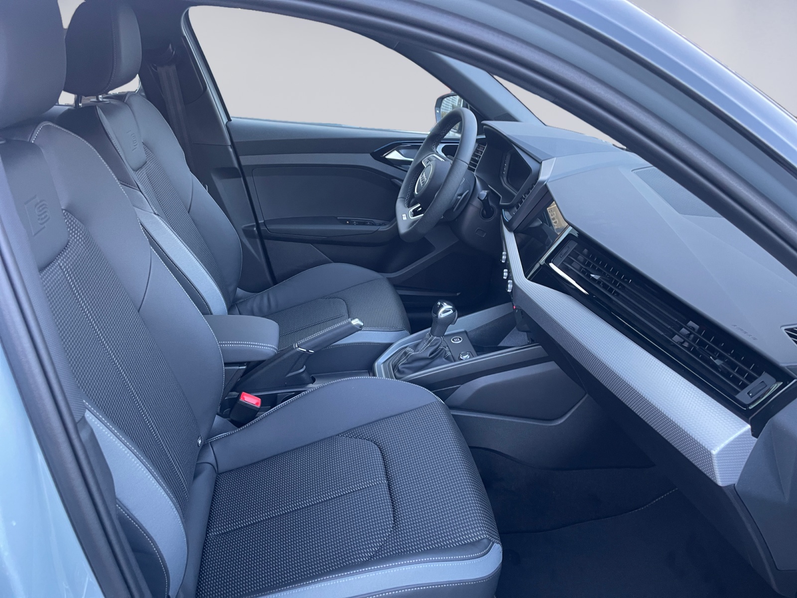 AUDI A1 Sportback 30 TFSI S Line Attraction S-tronic-image-14