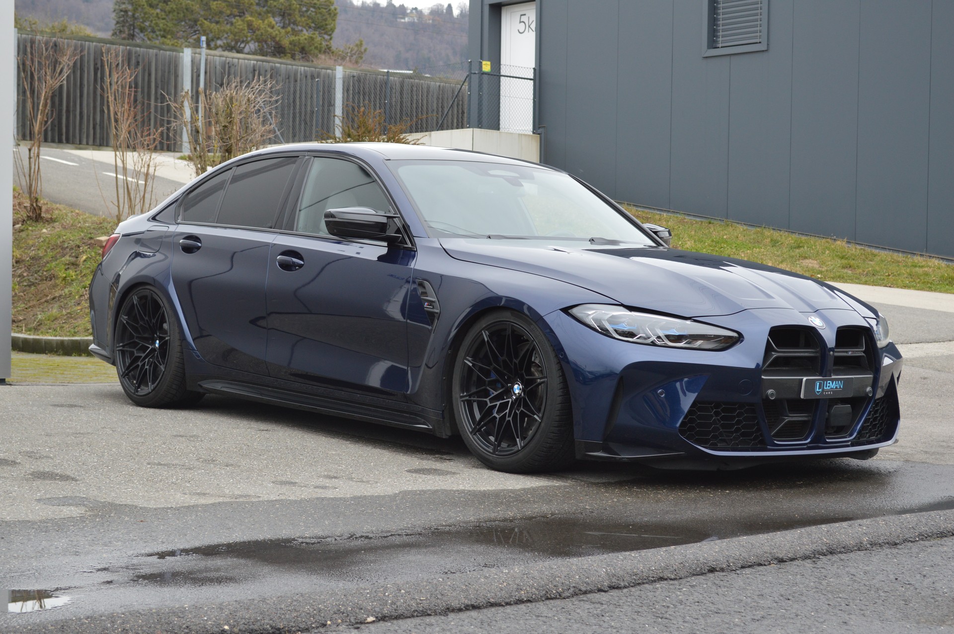 BMW M3 Competition-showroom-element-2